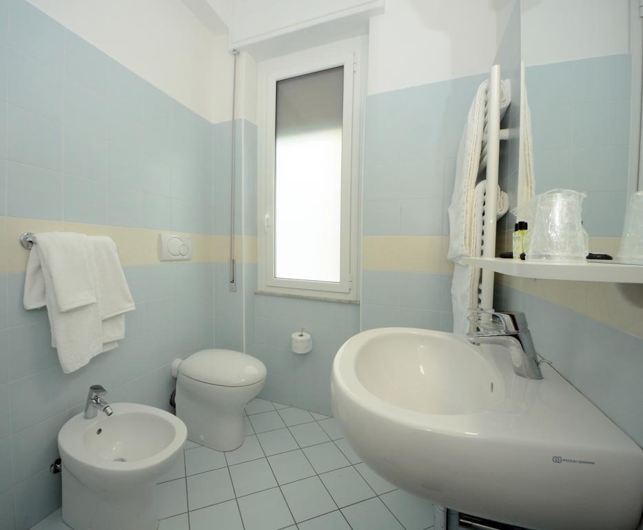 Standard Double Room,219557984:JPEG