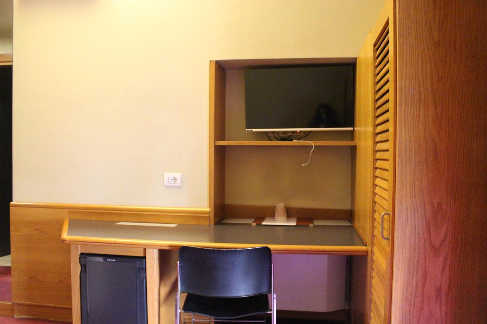 Single Room,1540301746:JPEG