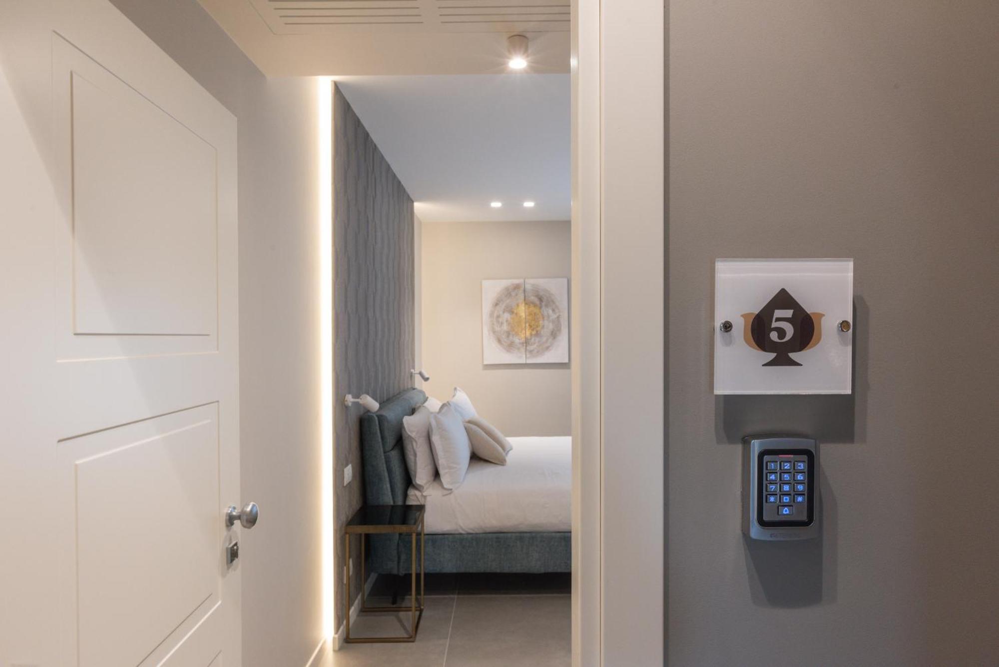 Double Room,1540222855:JPEG