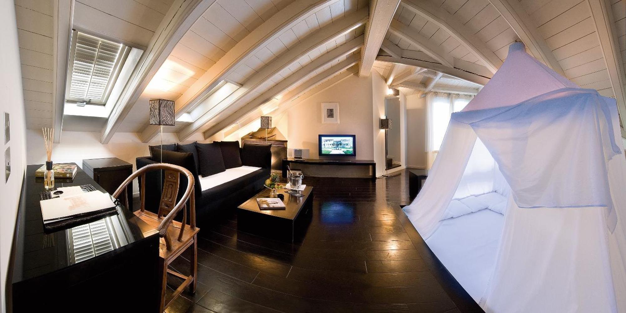 Suite with Sea View,1541403760:JPEG