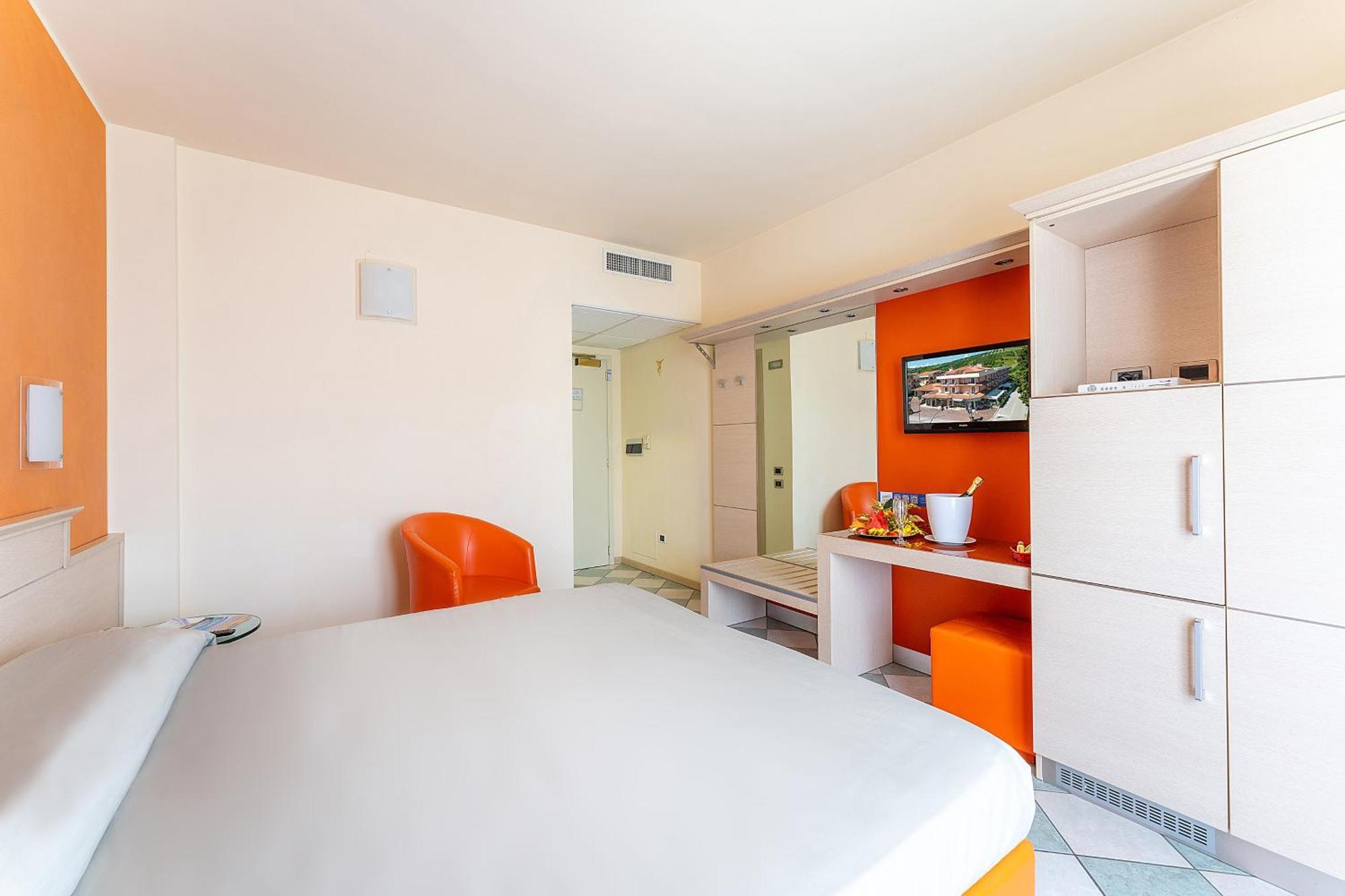 Deluxe Double Room,1542722617:JPEG