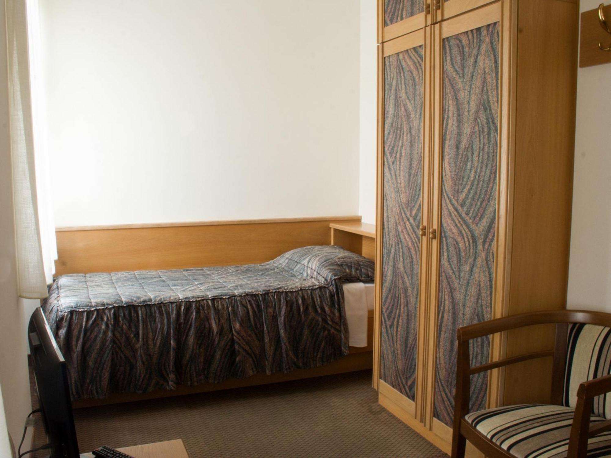 Single Room,1545545683:JPEG