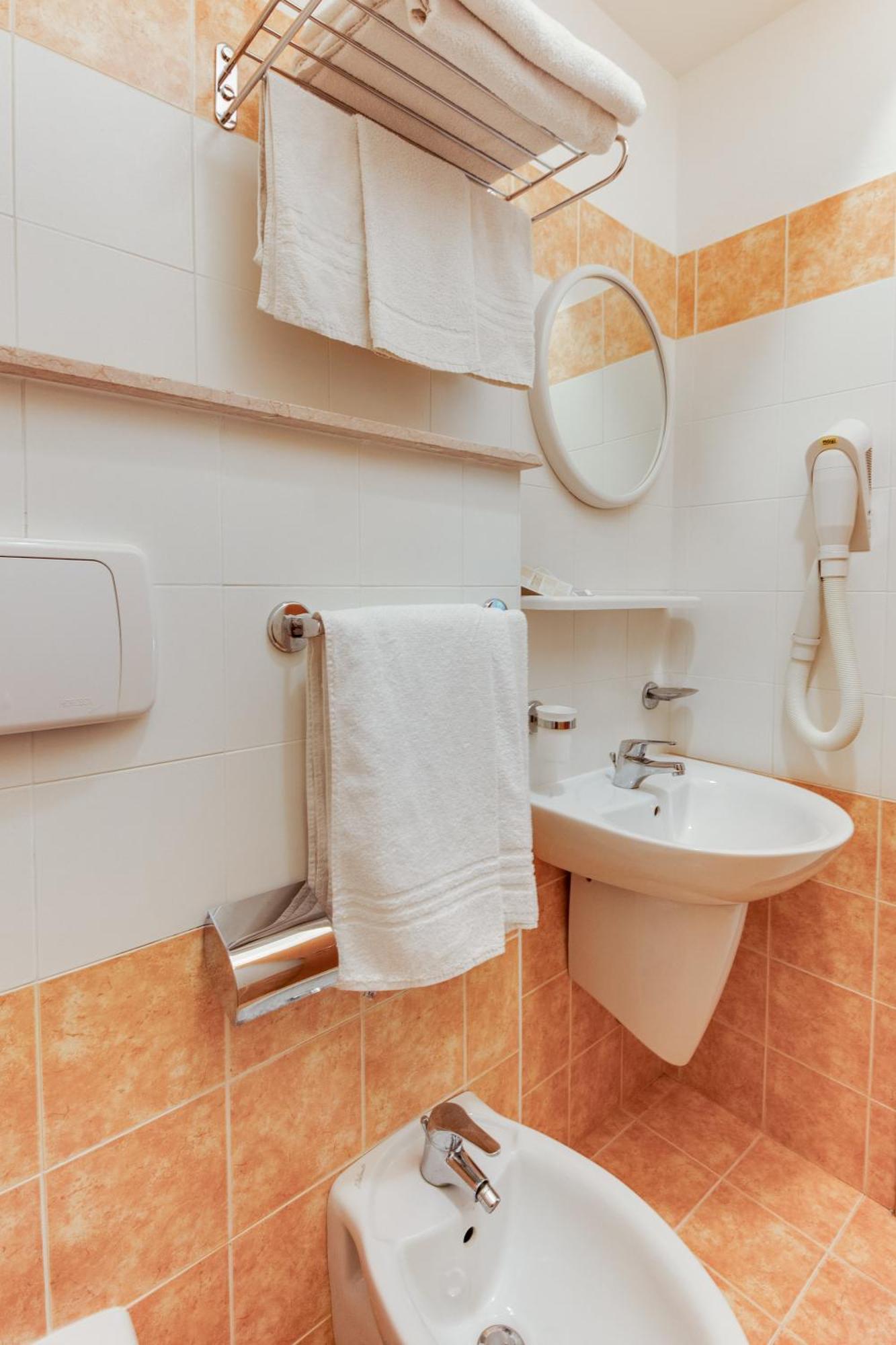 Camera Singola con Bagno