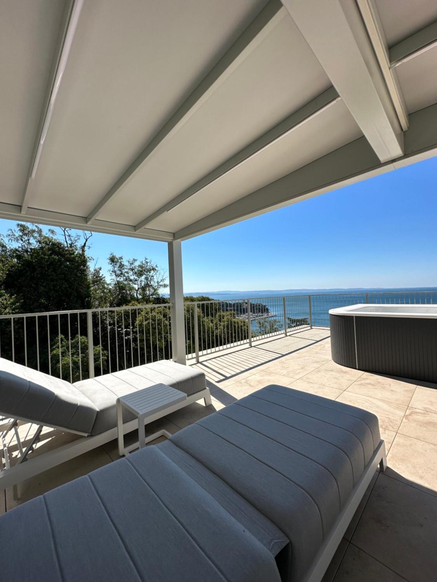 Suite with Hot Tub in Terrace and Sea View