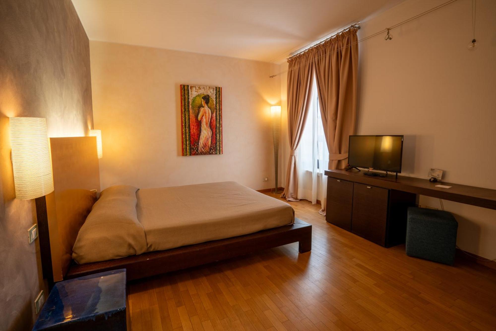 Double Room,1765802508:JPEG