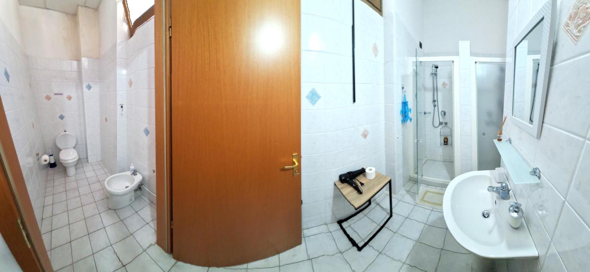 Camera Matrimoniale/Doppia con Letti Singoli con Bagno