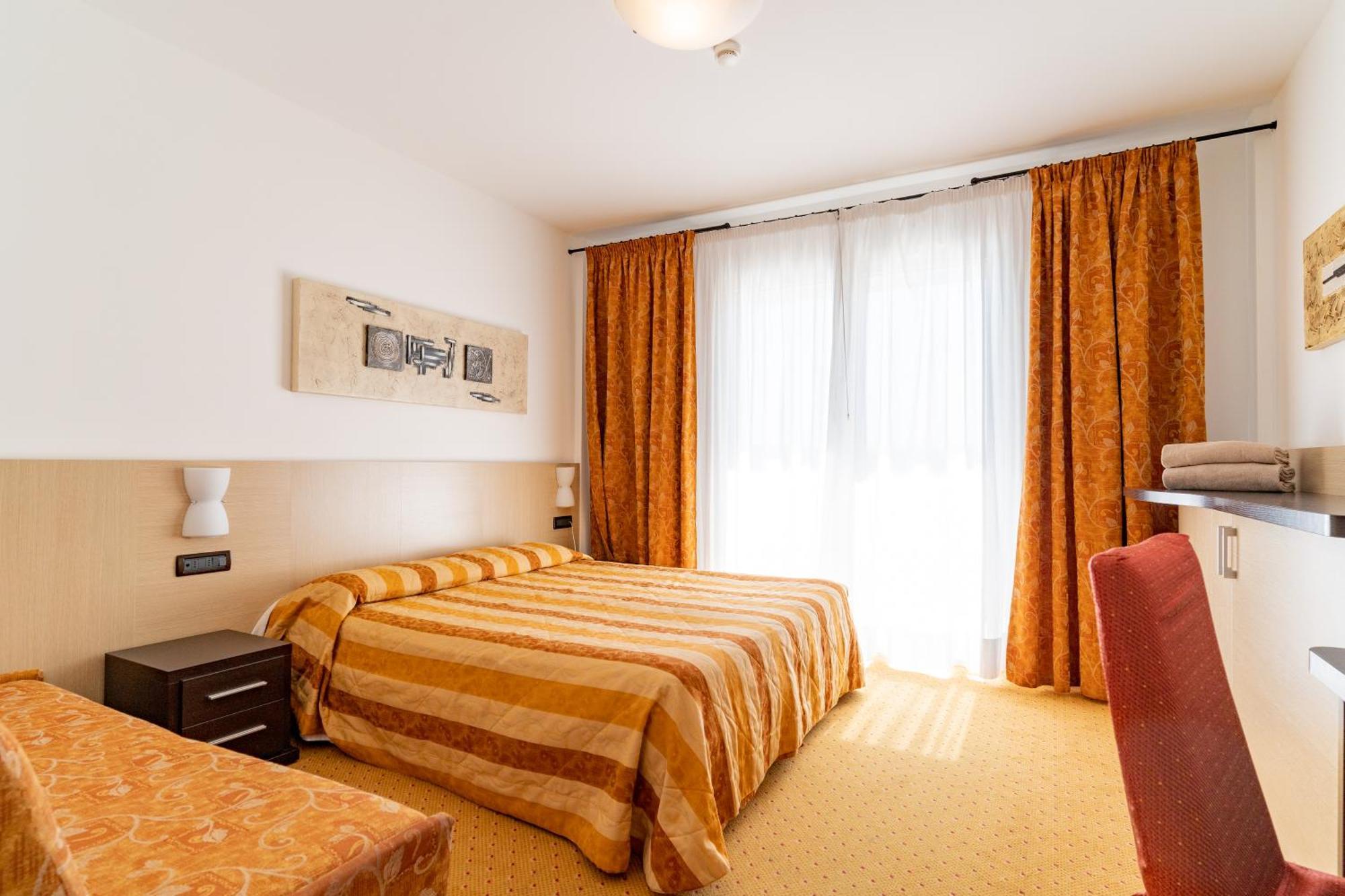 Double Room,1555022506:JPEG