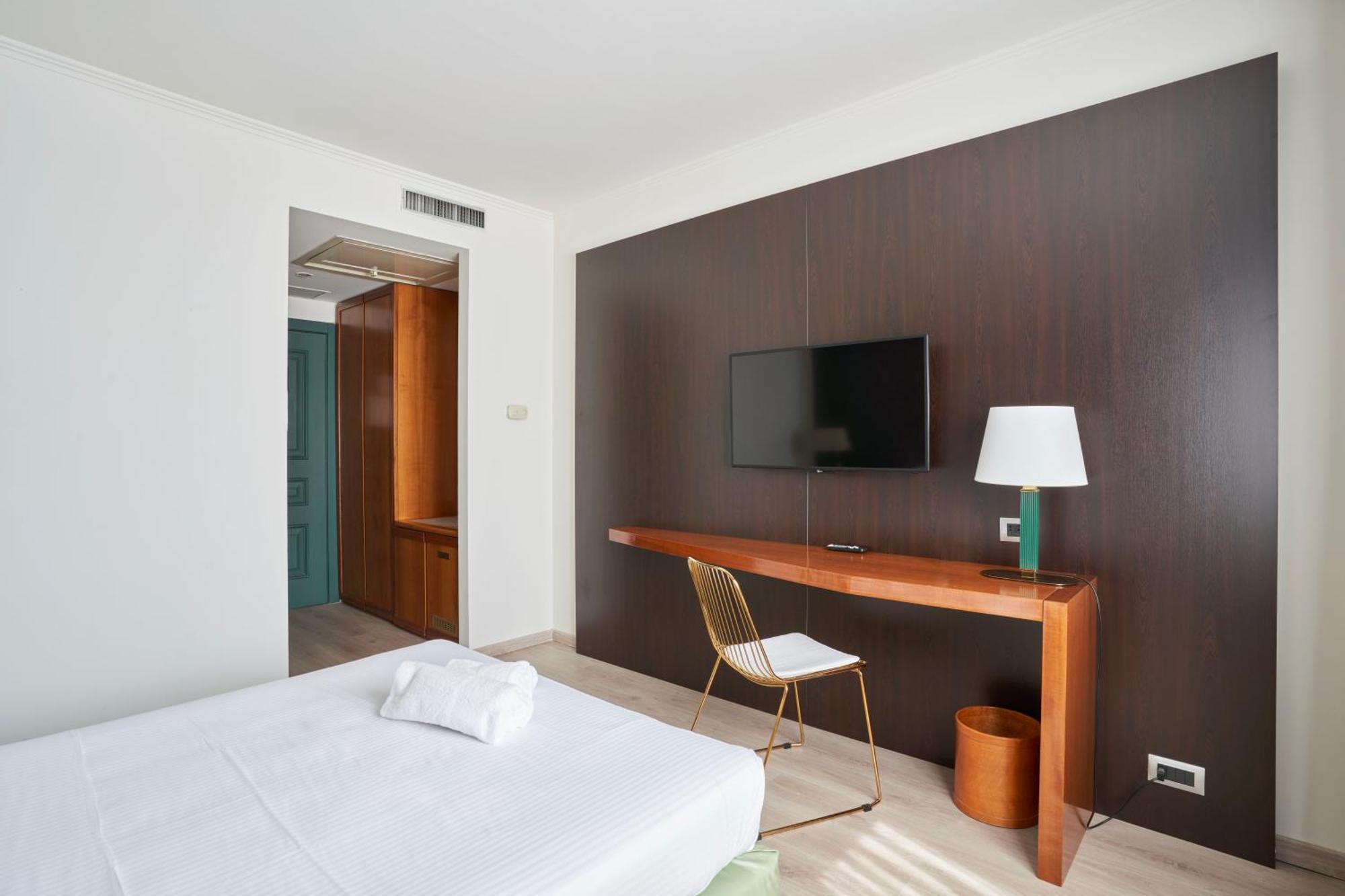 Double or Twin Room,1555276648:JPEG