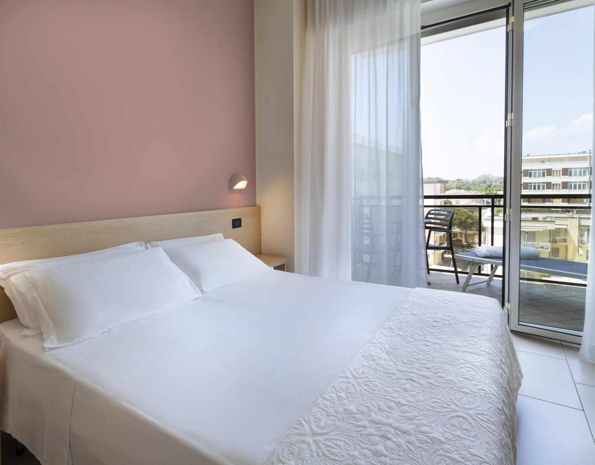 Classic Double Room,1555419361:JPEG