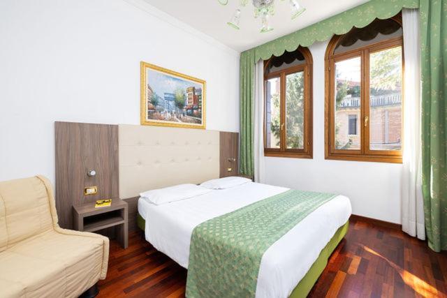 Double Room with Extra Bed,1215948115:JPEG