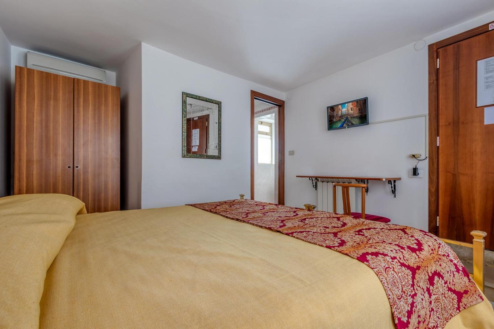 Economy Double Room,1584460213:JPEG