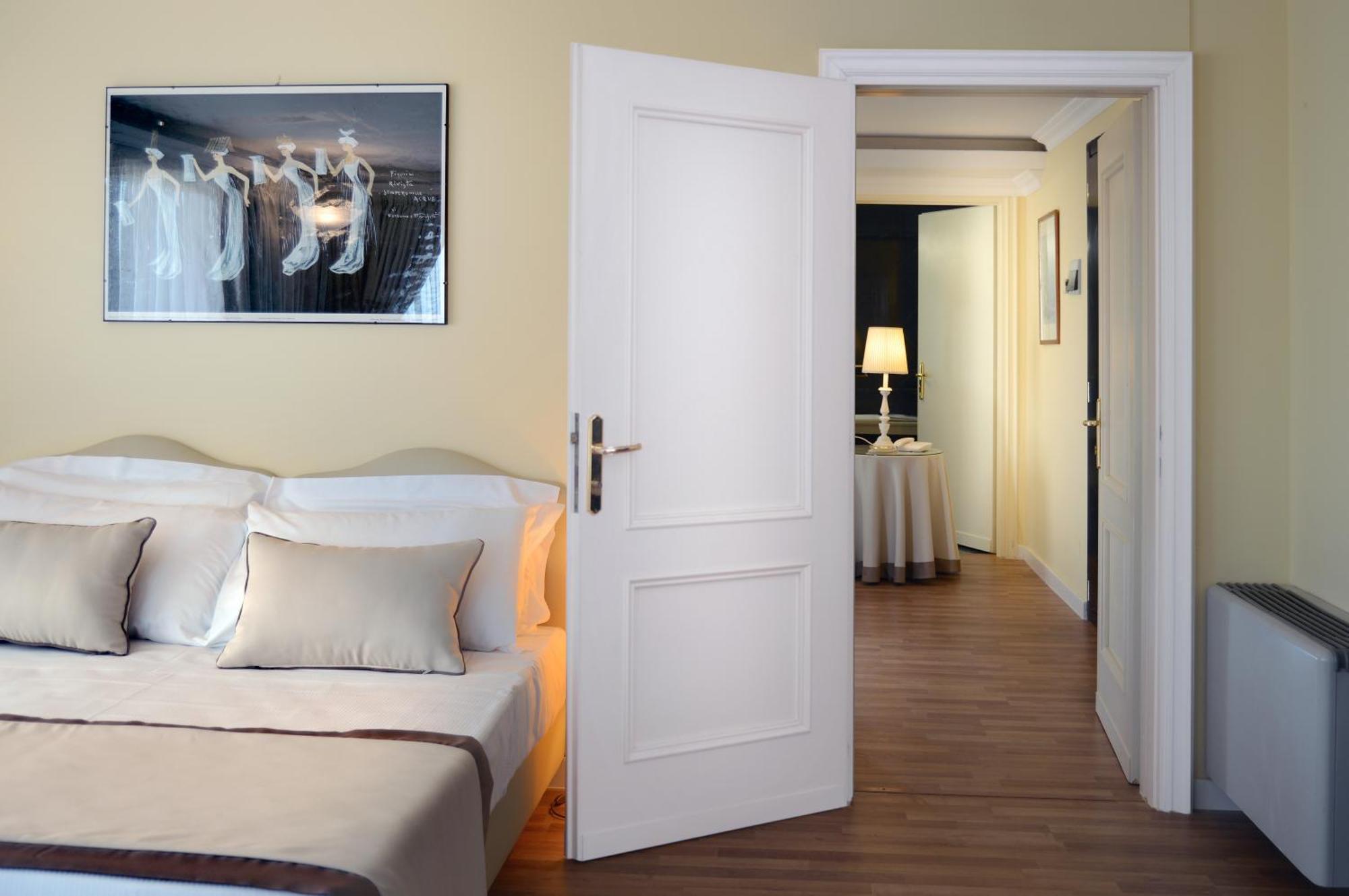 Junior Suite,1559622001:JPEG