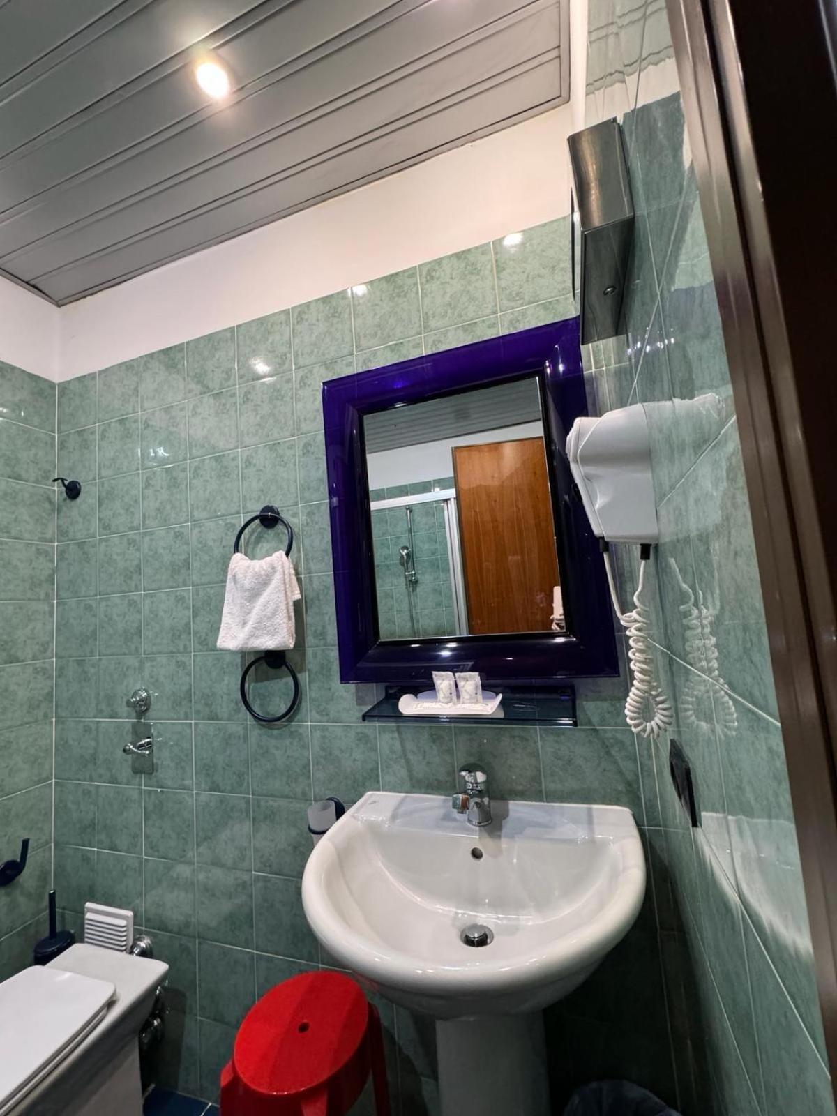 Single Room,1559626552:JPEG