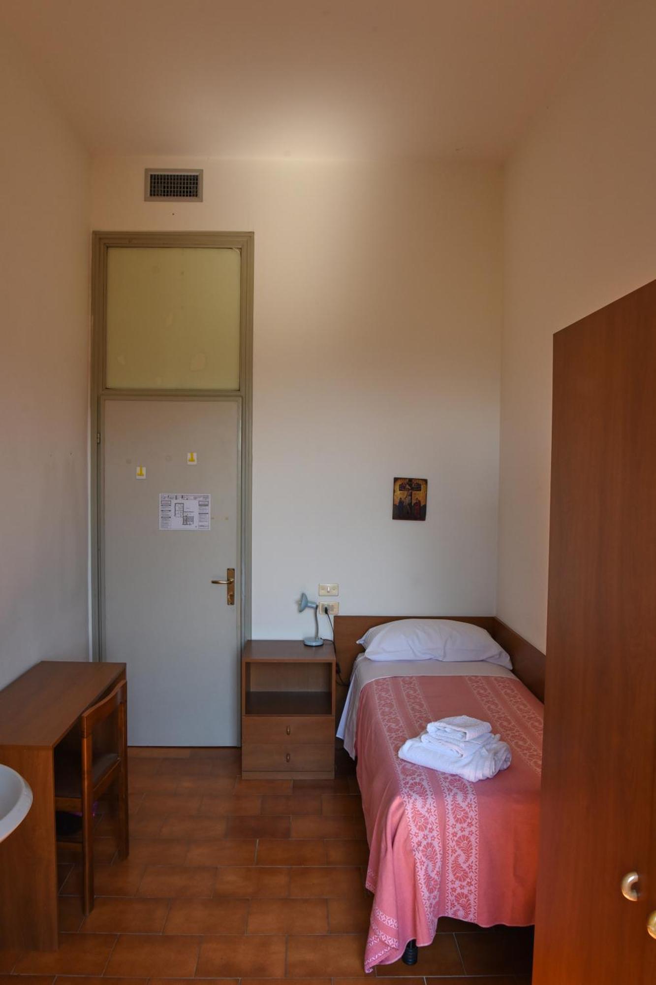 Camera Singola con Bagno in Comune