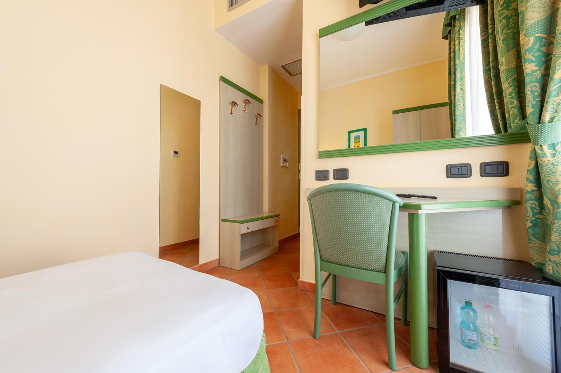 Classic Single Room,1563269152:JPEG