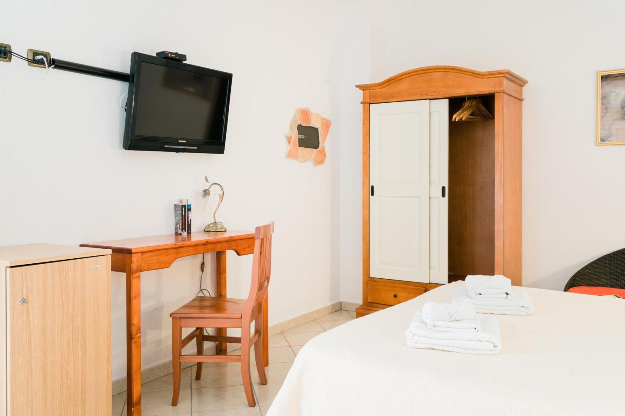 Double or Twin Room,1563494947:JPEG