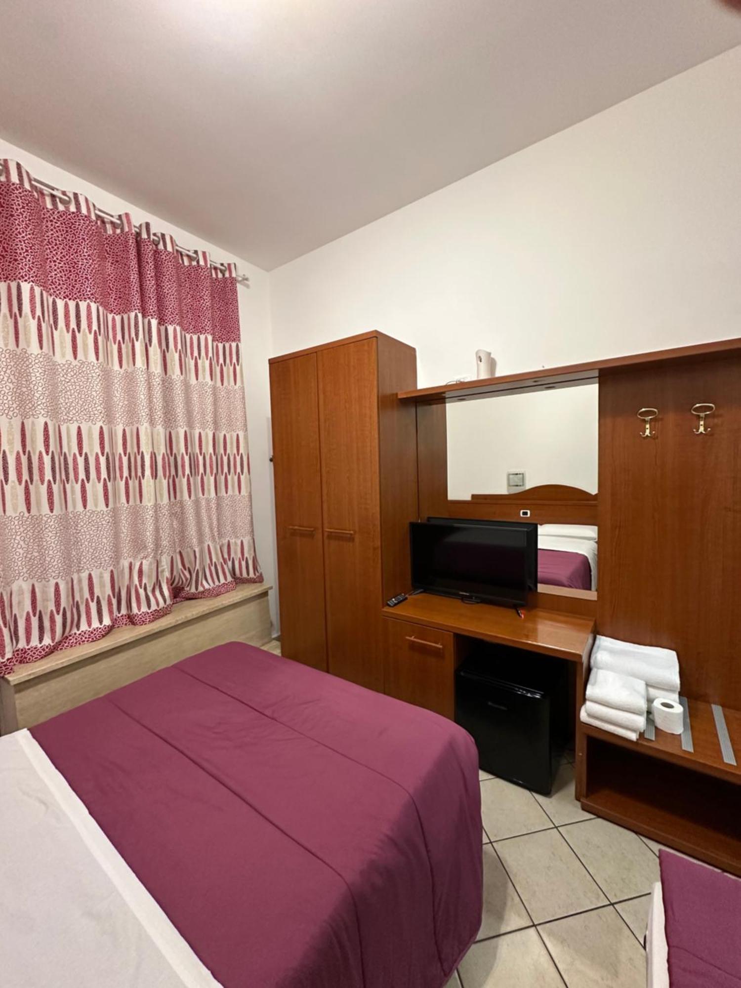 Driepersoonskamer met Eigen Badkamer