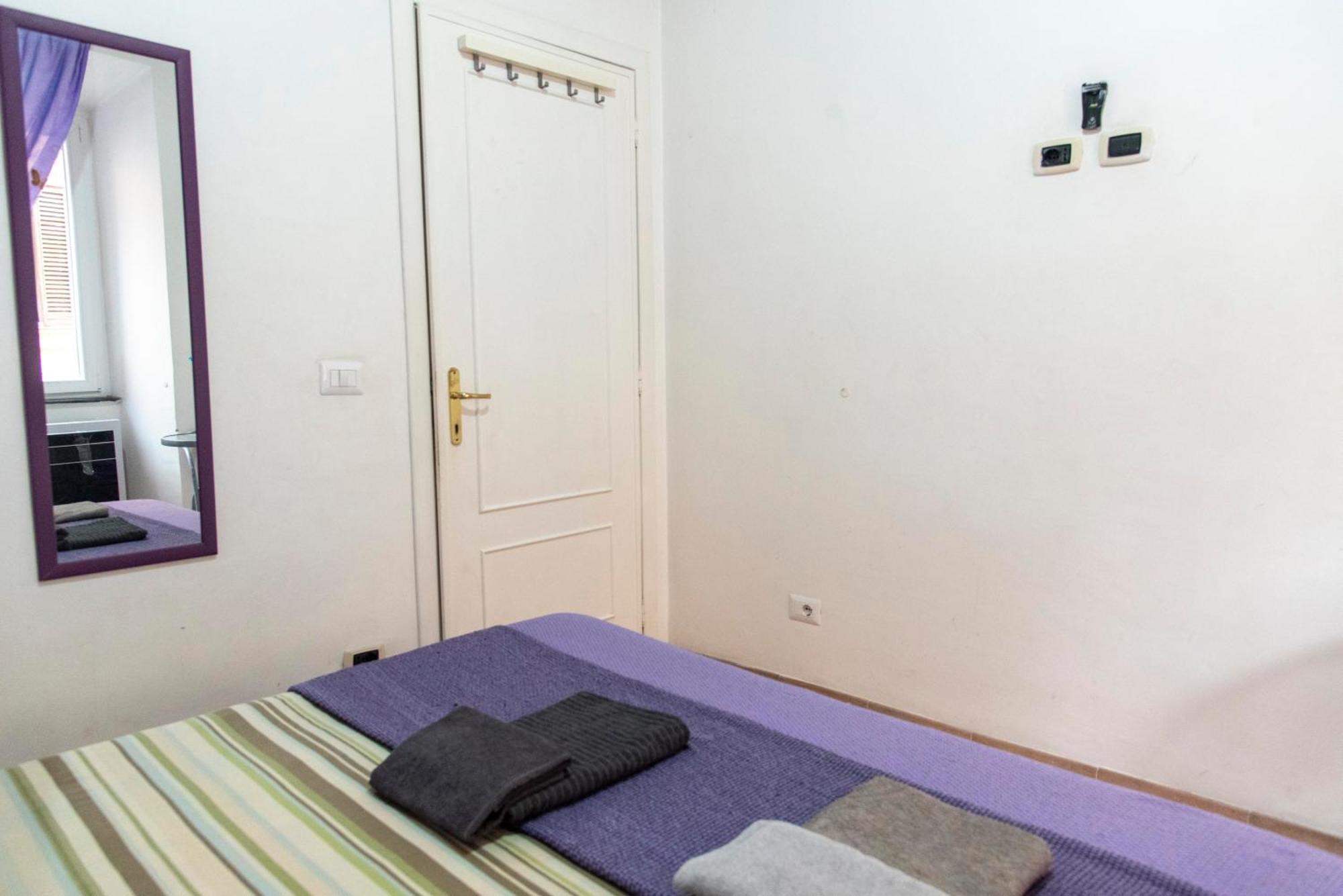 Pokój Dwuosobowy ze wspólną łazienką
