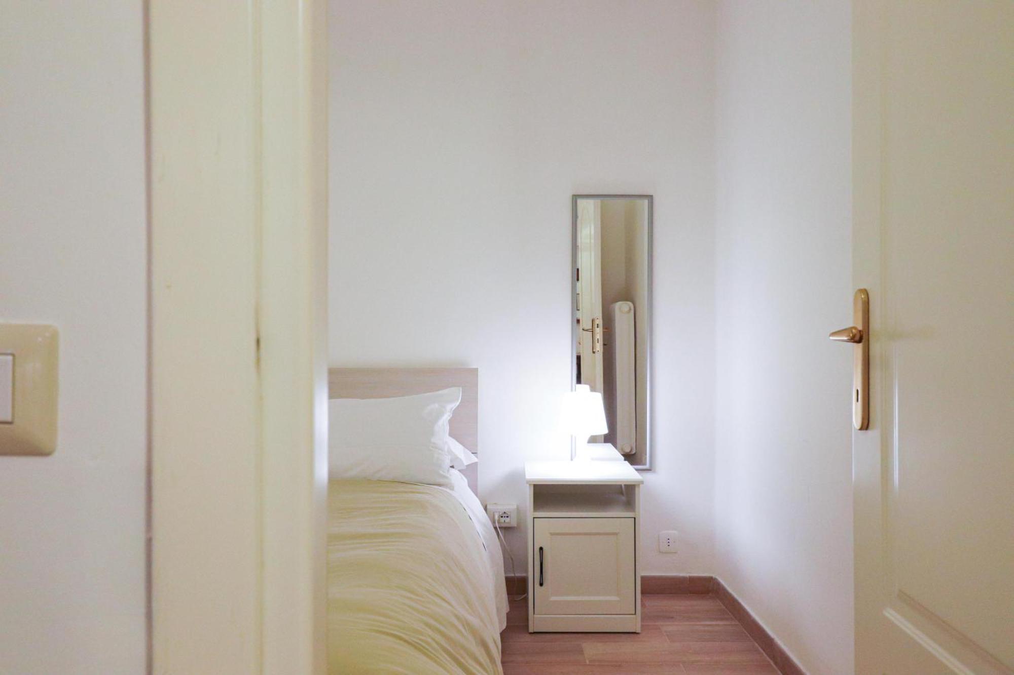 One-Bedroom Apartment,1567212701:JPEG