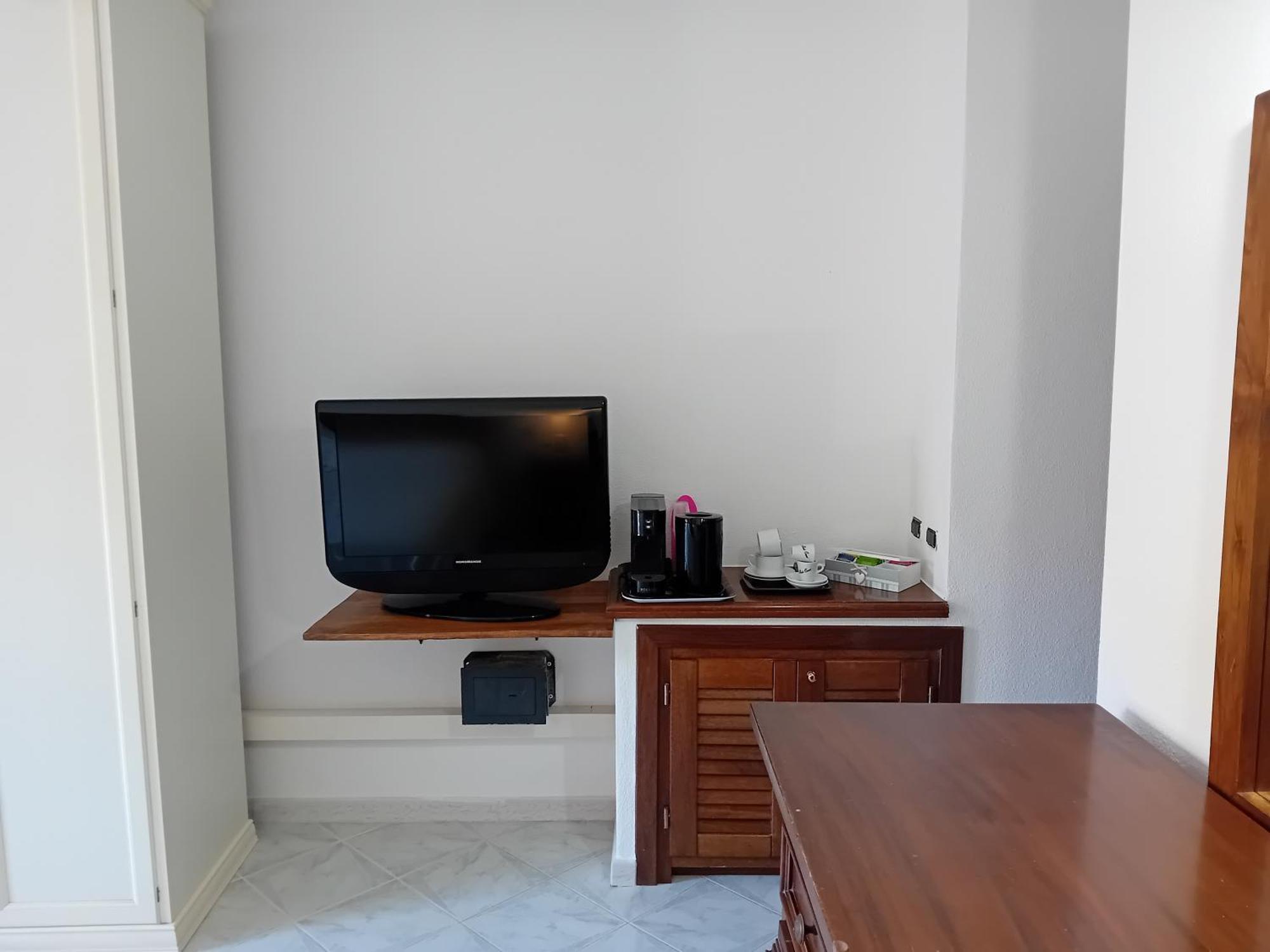 Deluxe Room,1567002317:JPEG