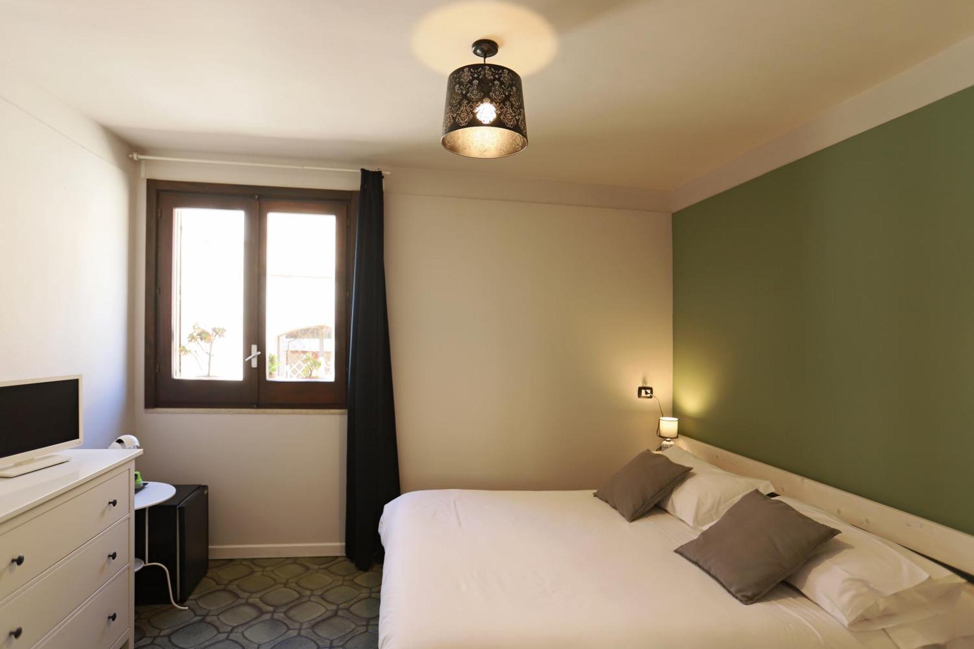 Double Room,1571359889:JPEG