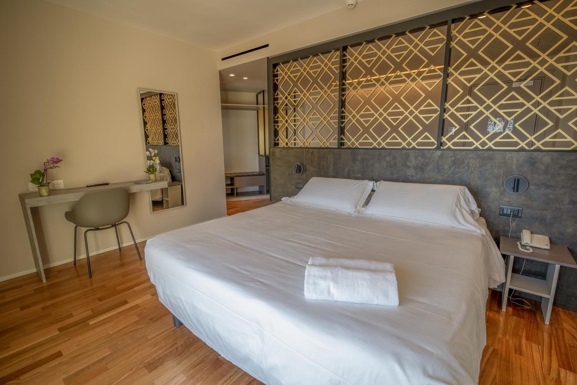 Junior Suite,1574698163:JPEG