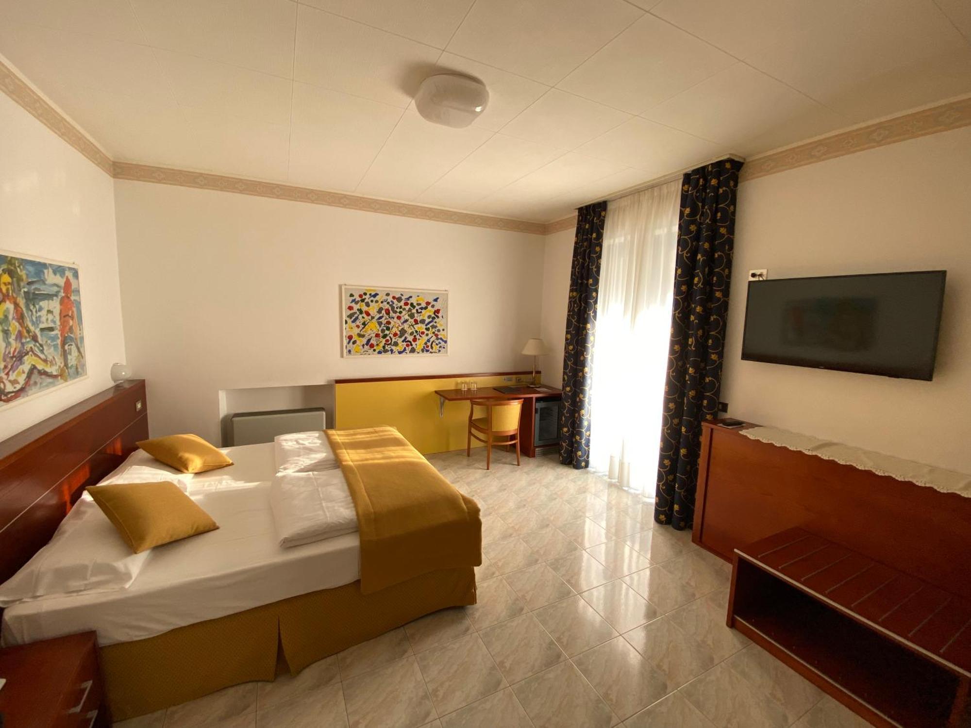 Double or Twin Room Balcony Partial Lake View Annex