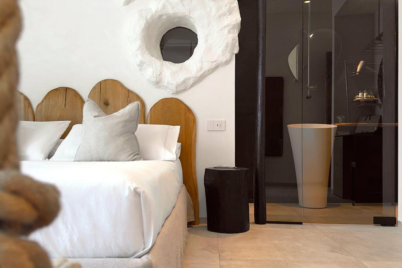 Quarto com Cama Queen-size e Vista do Mar
