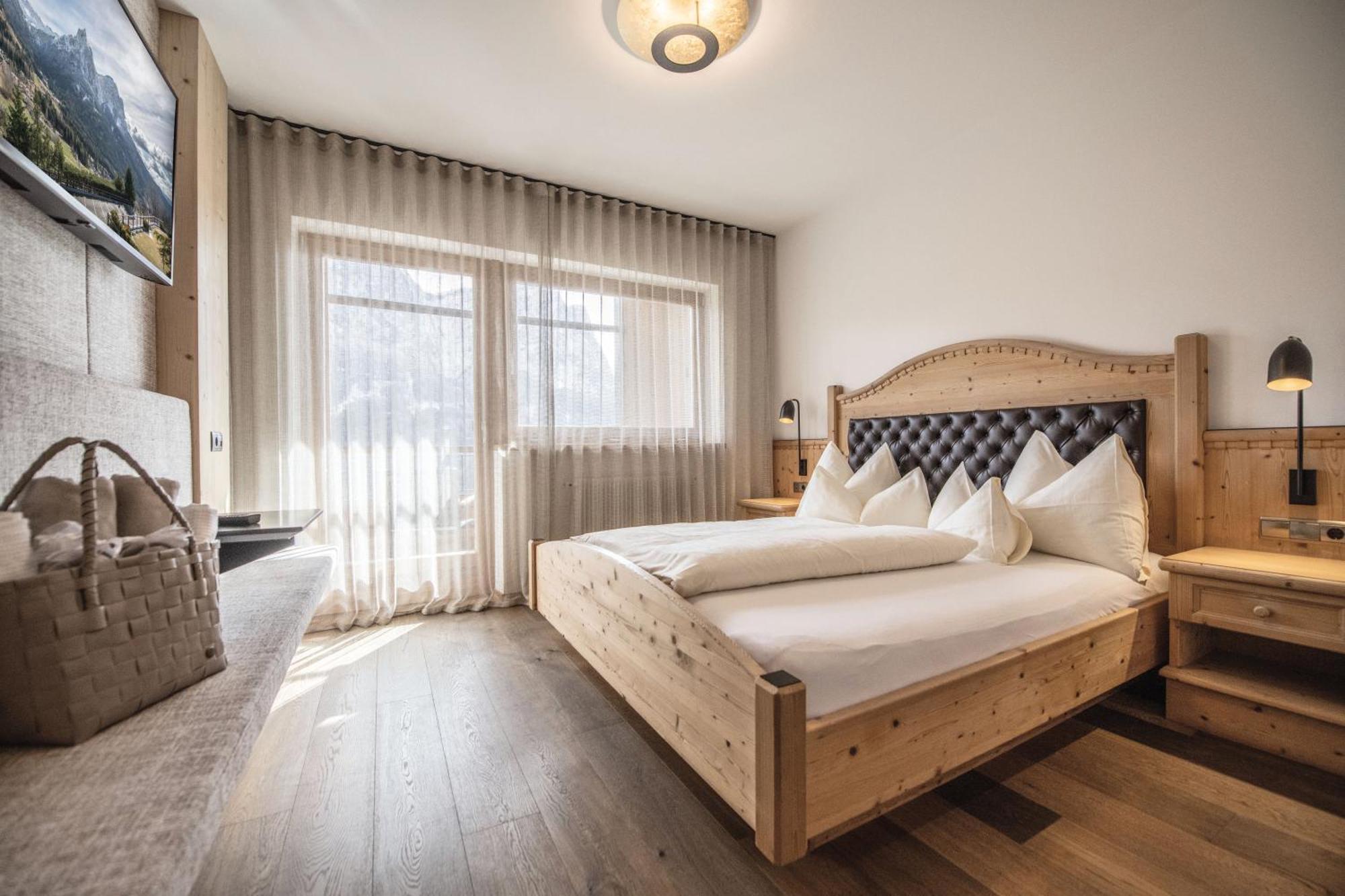 Double Room with Balcony or Terrace,1588207396:JPEG