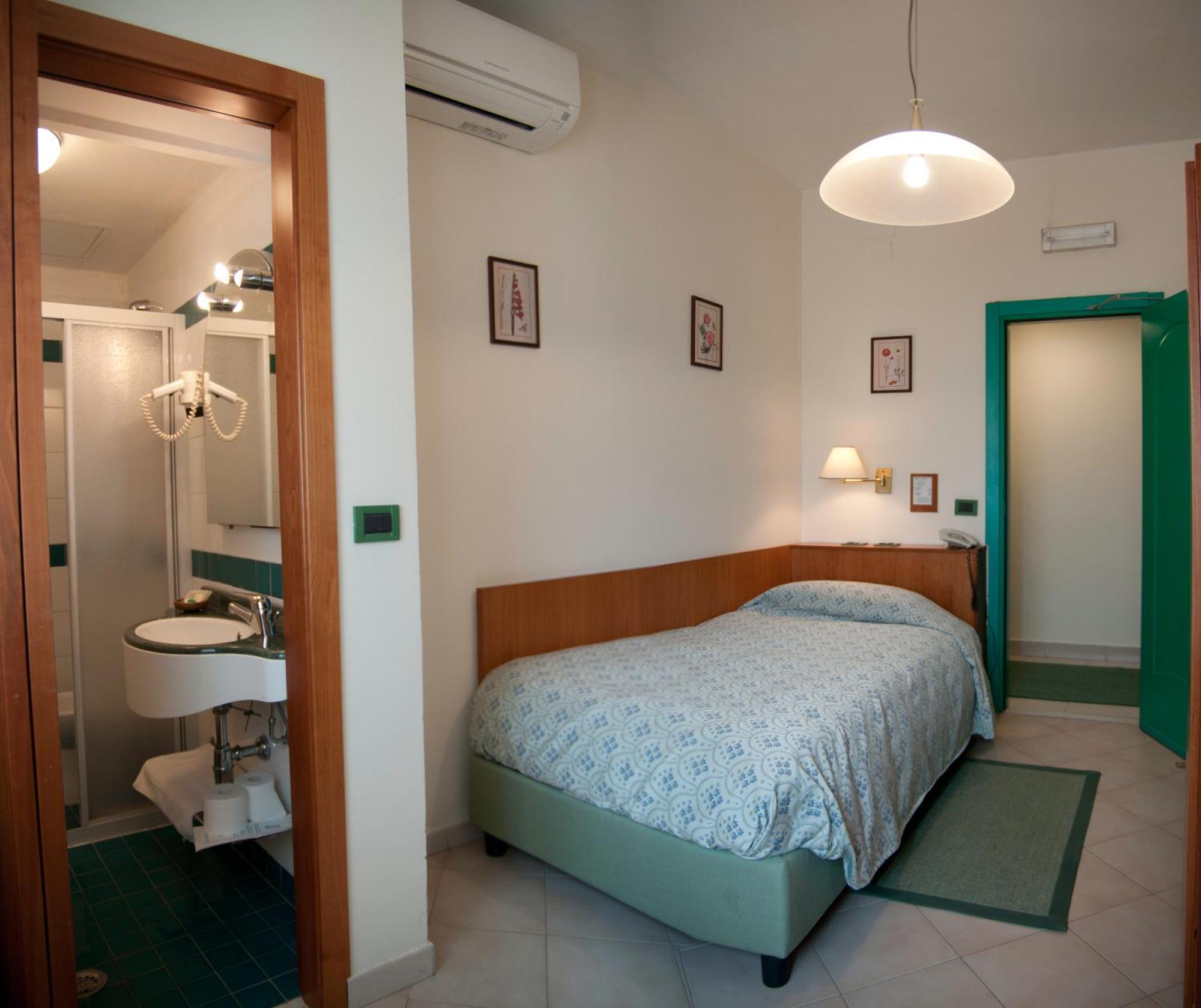 Single Room,1580429745:JPEG
