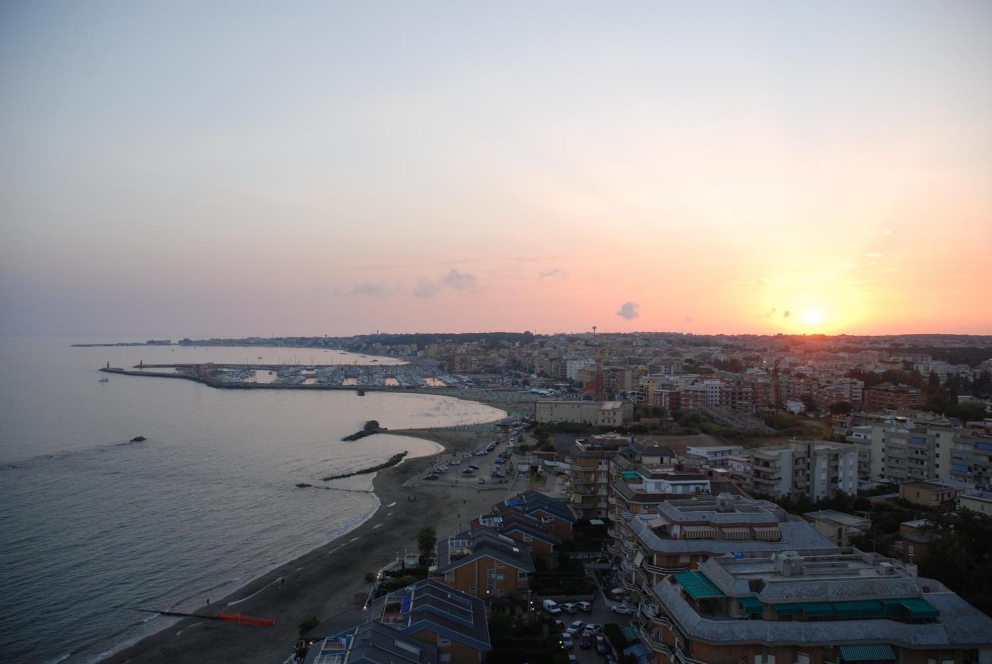 Studio with Sea View,1580503803:JPEG