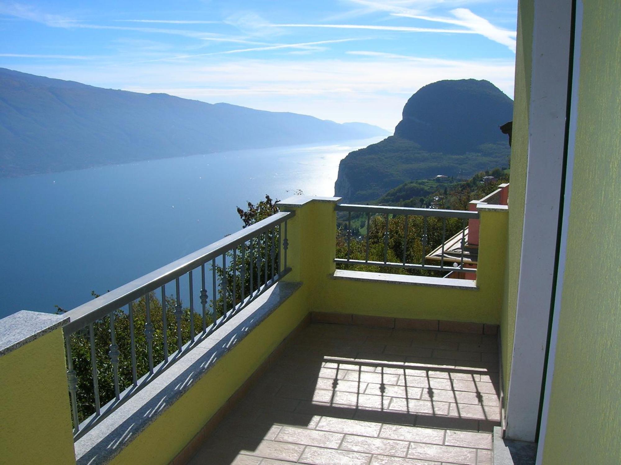 Standard Double Room Lake View