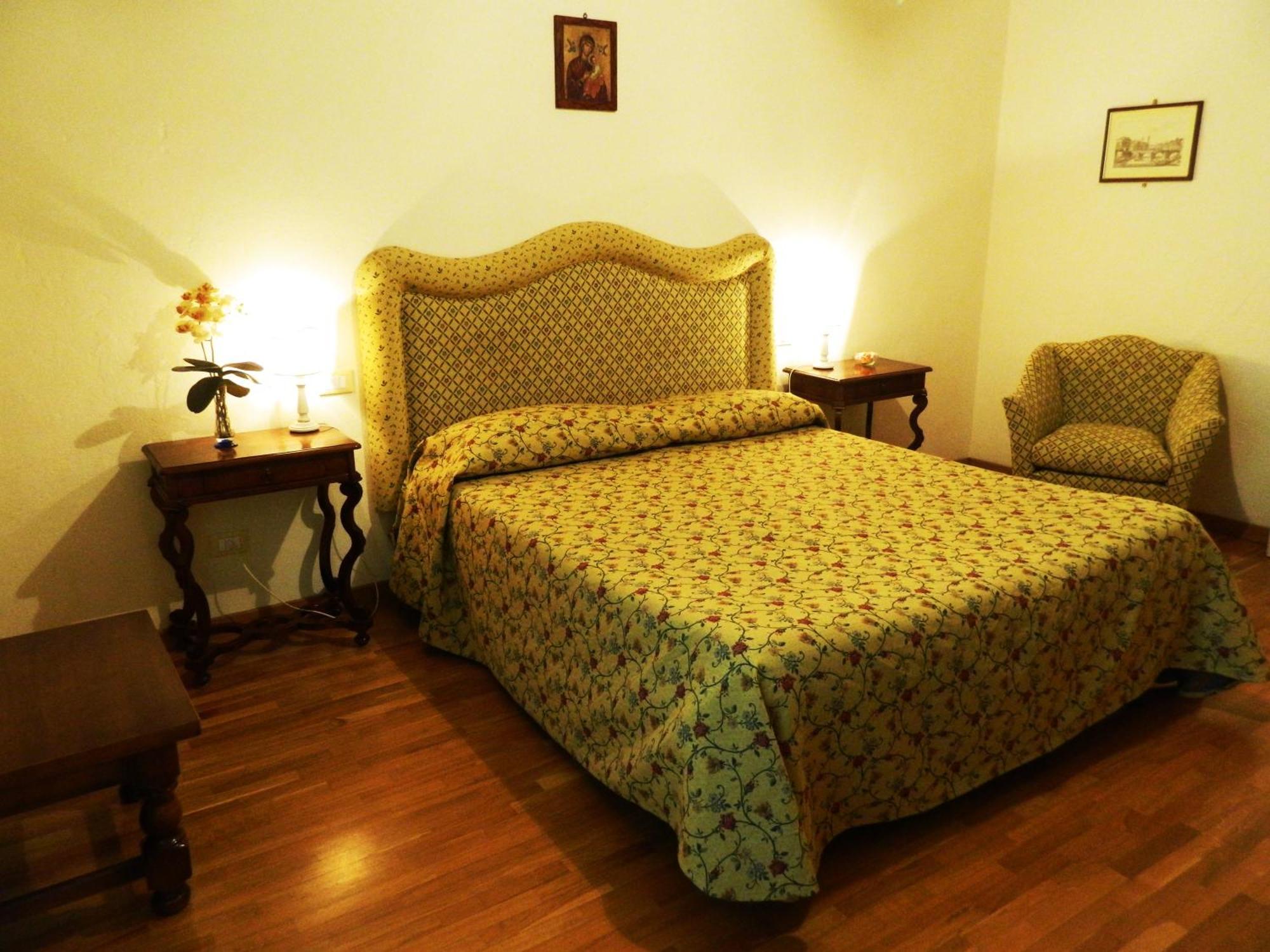 One-Bedroom Apartment,1021861399:JPEG