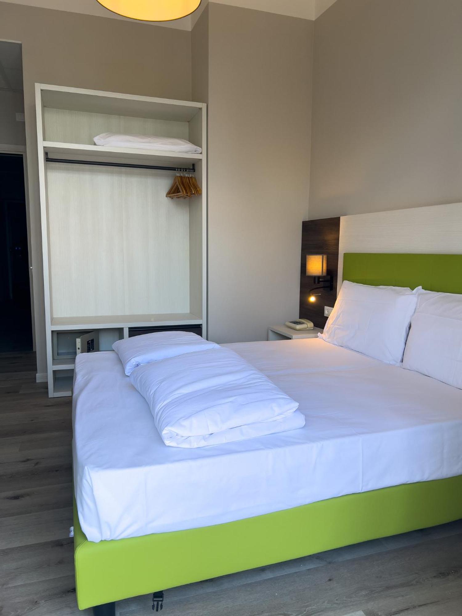 Comfort Double or Twin Room Lake View,1581169549:JPEG