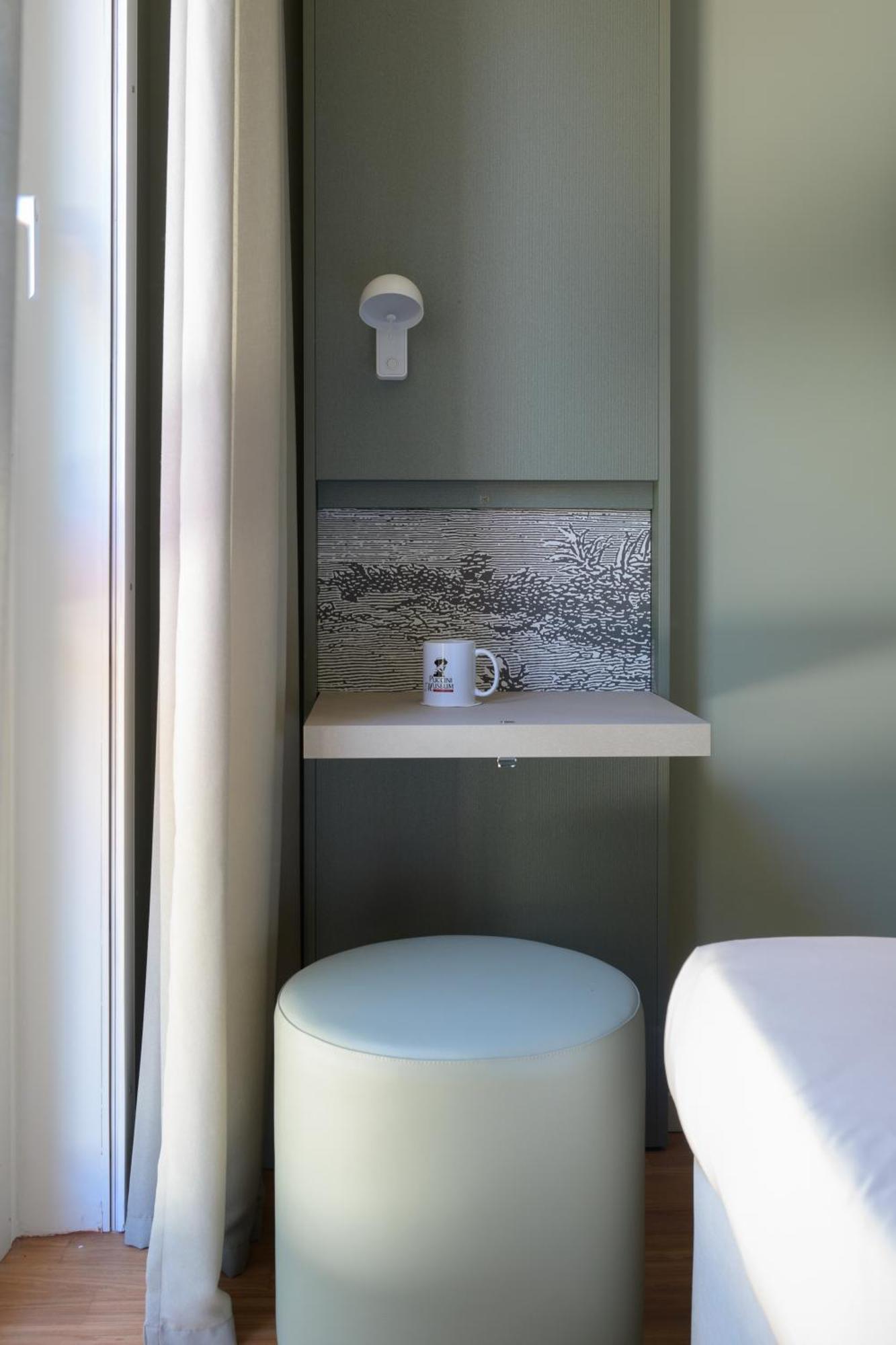 Small Double Room,1583065668:JPEG