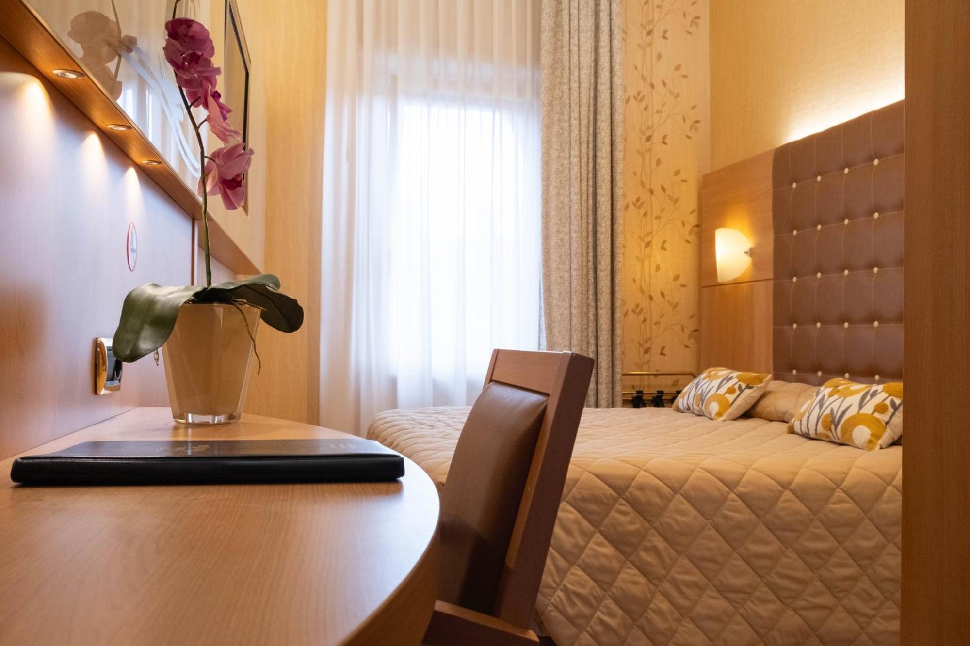 Double Room,1583069797:JPEG