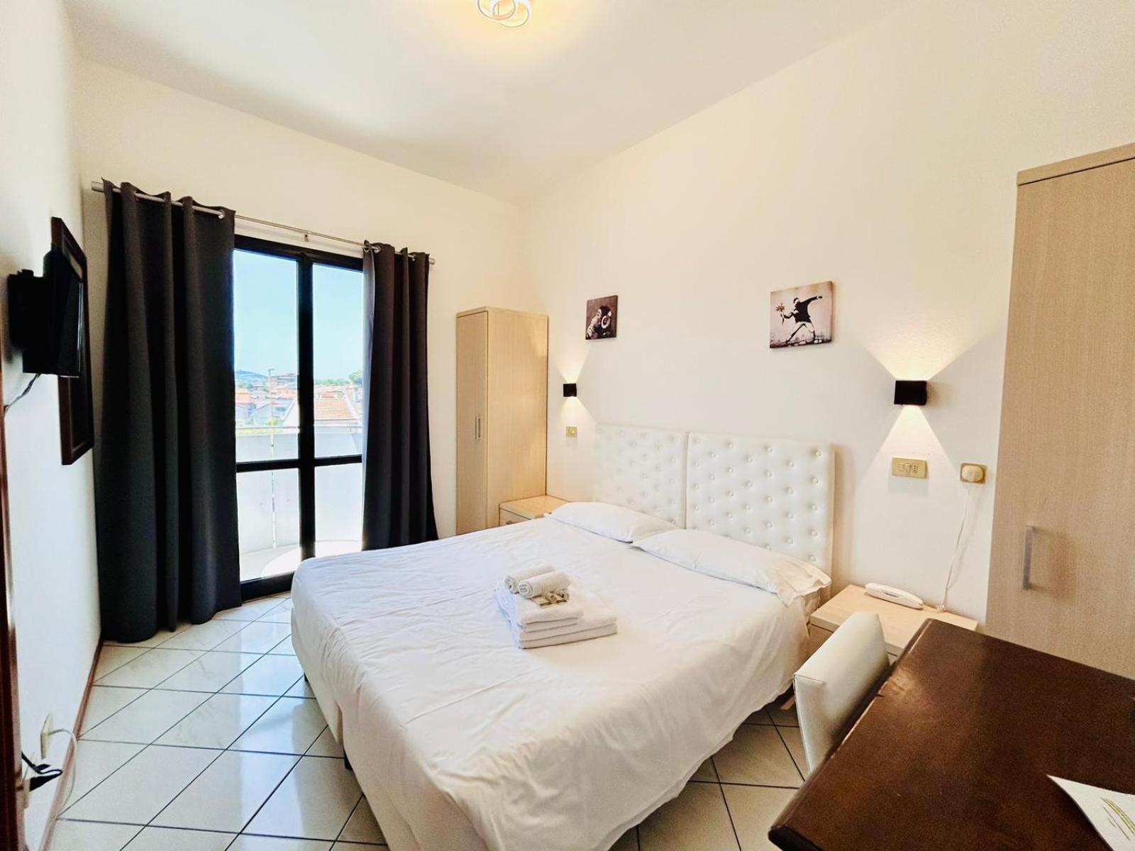 Double Room,1583072950:JPEG