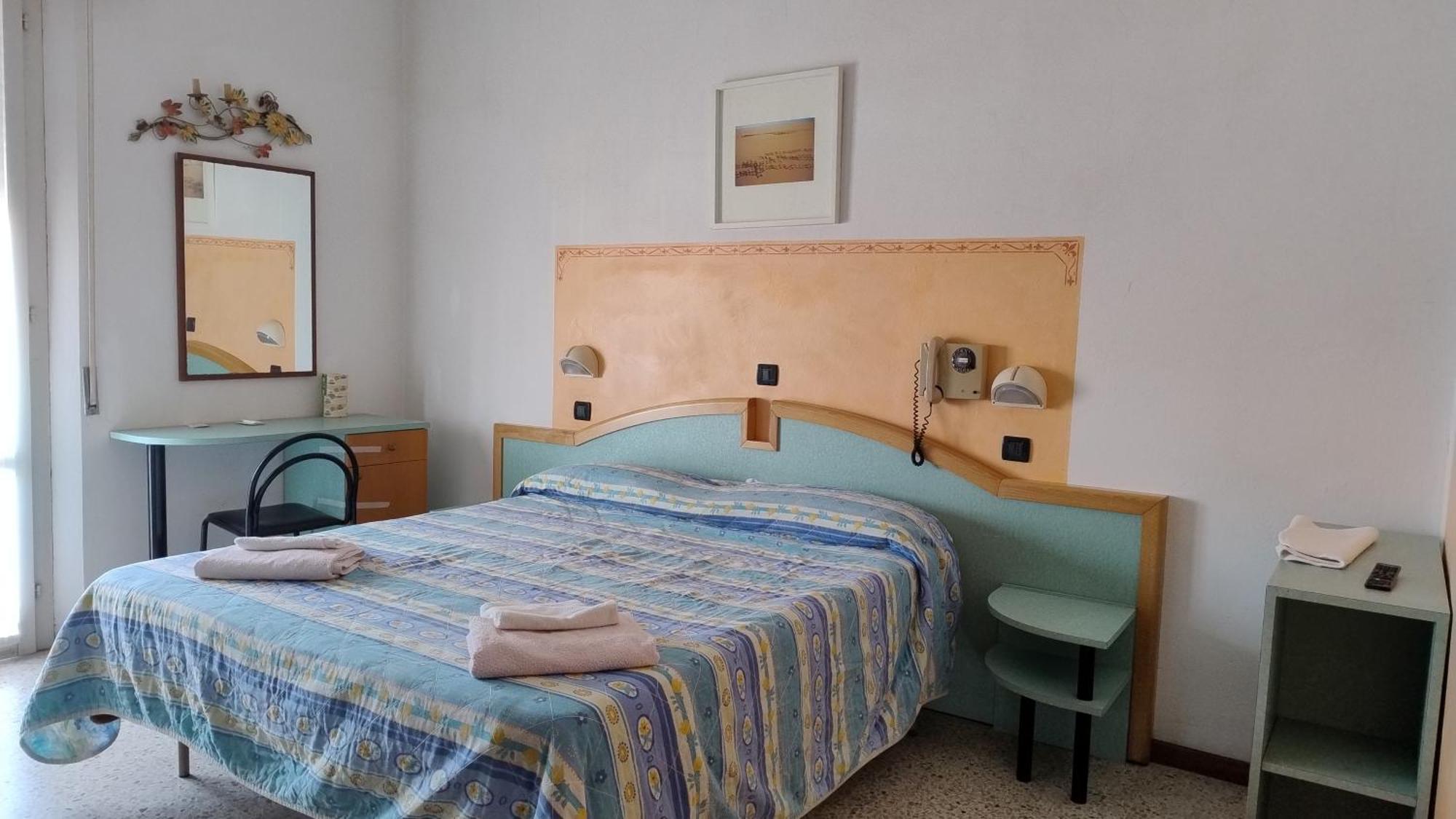 Double Room with Private External Bathroom,1583670713:JPEG