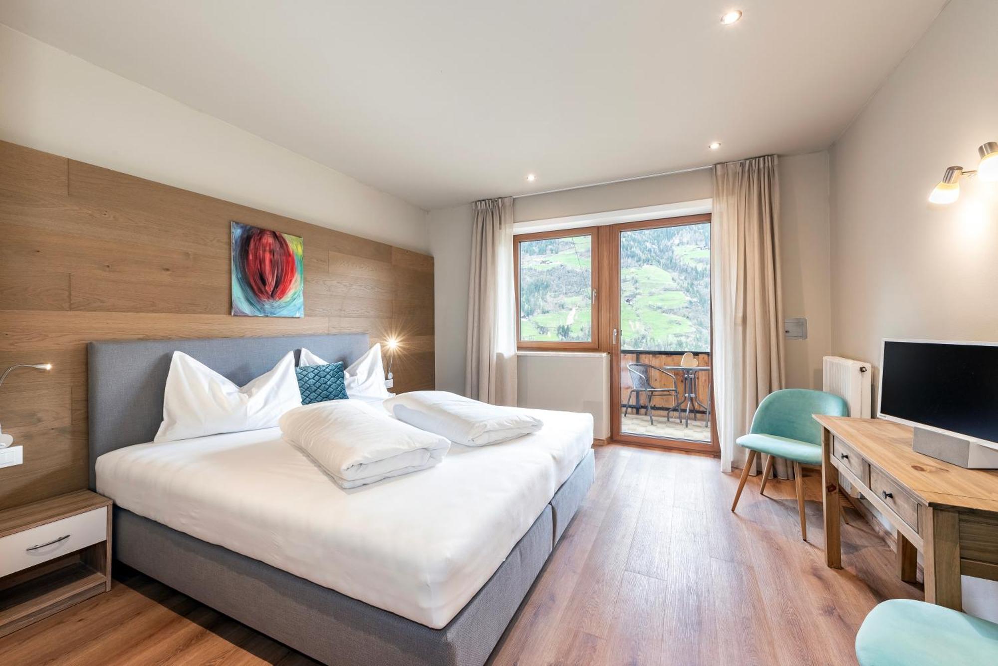 Doppelzimmer mit Balkon