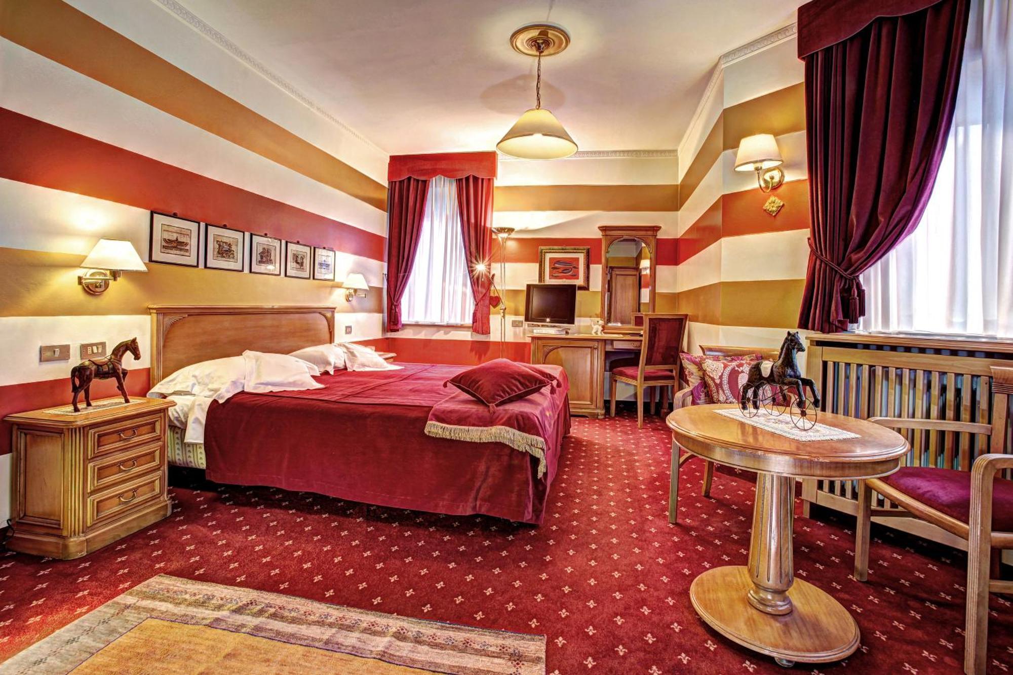 Junior Suite,1584435258:JPEG