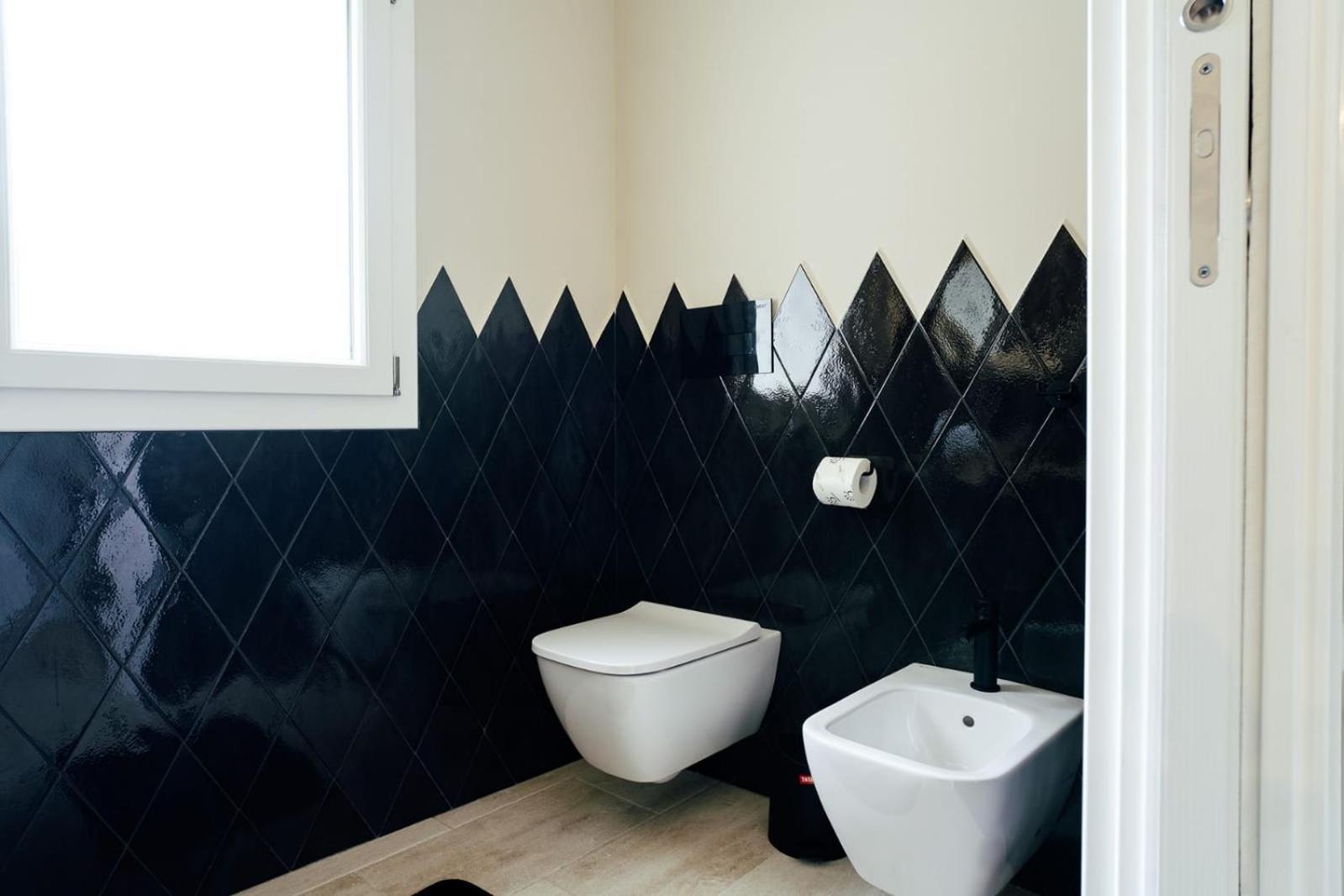 Deluxe Queen Room,1585438769:JPEG