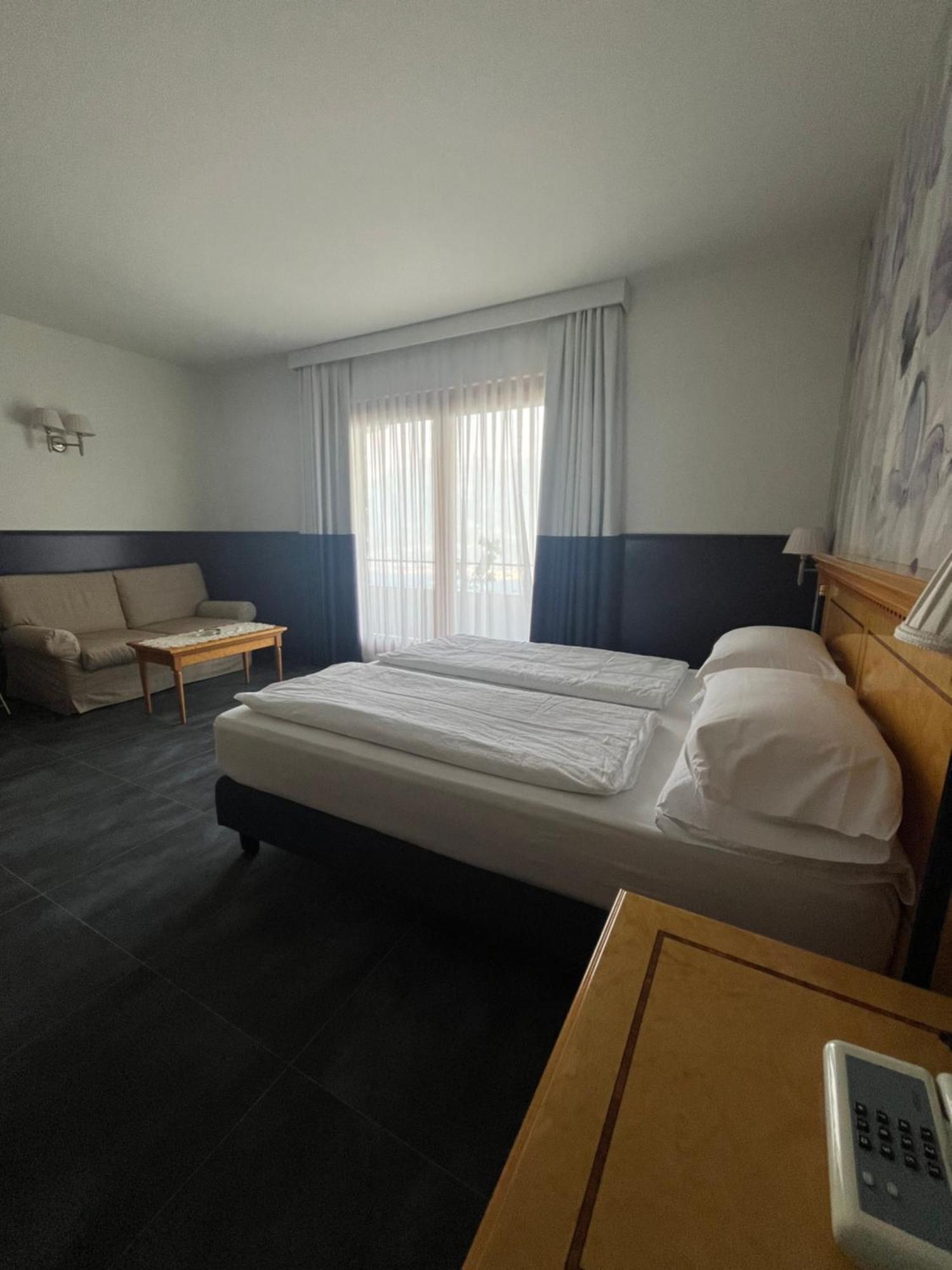 Junior Suite Balcony Lake View