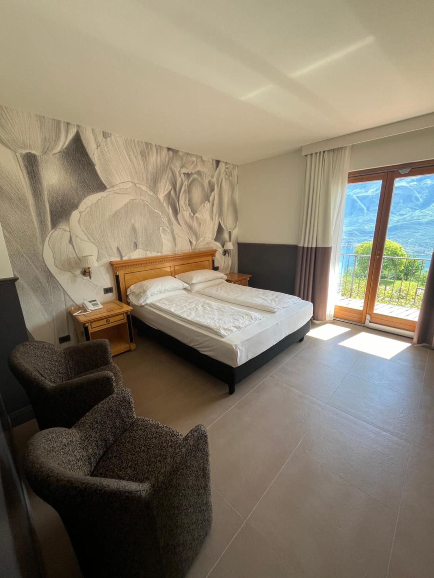 Superior Double Room Balcony Lake View