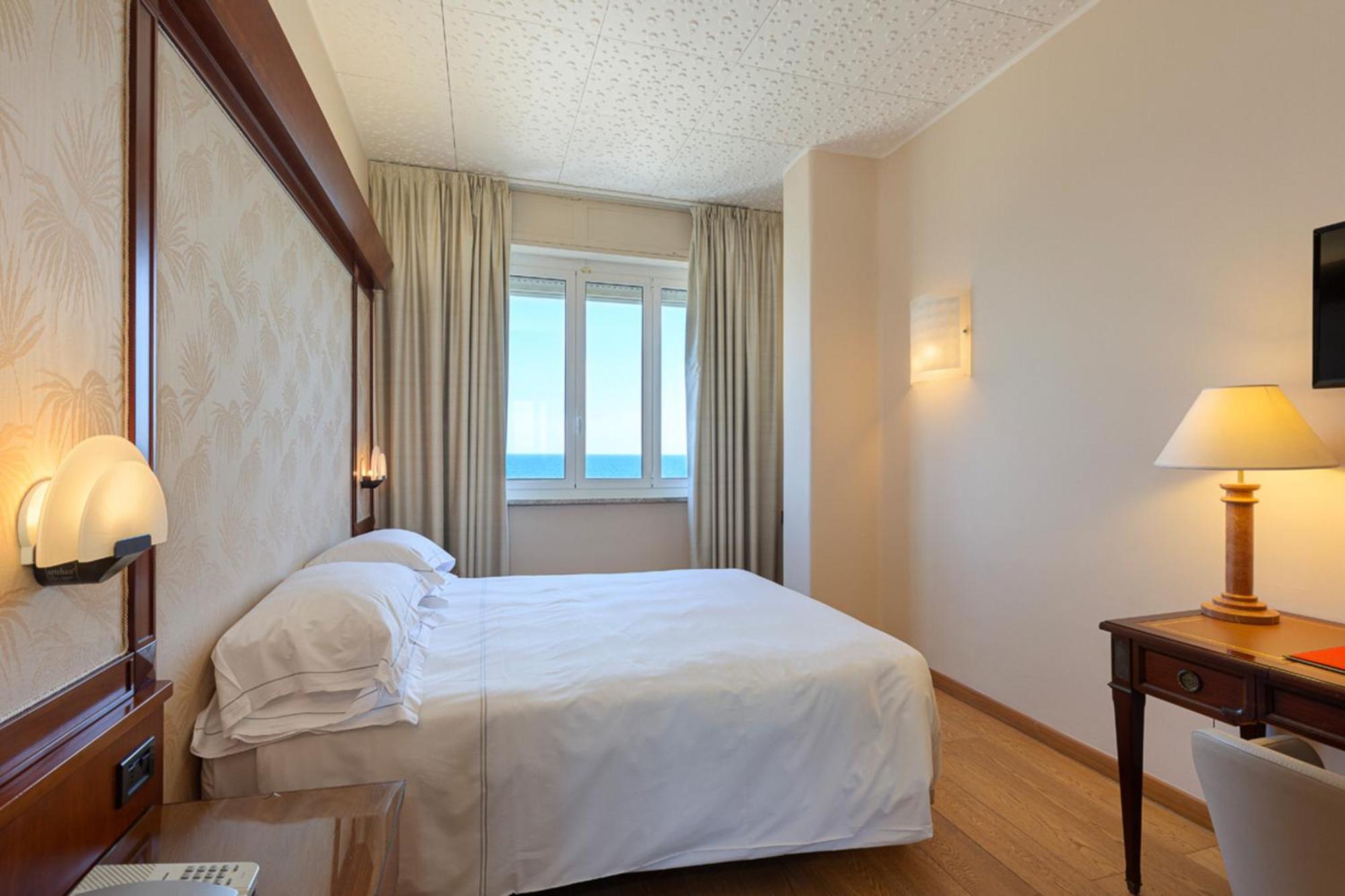 Family Suite Sea View,1586112346:JPEG