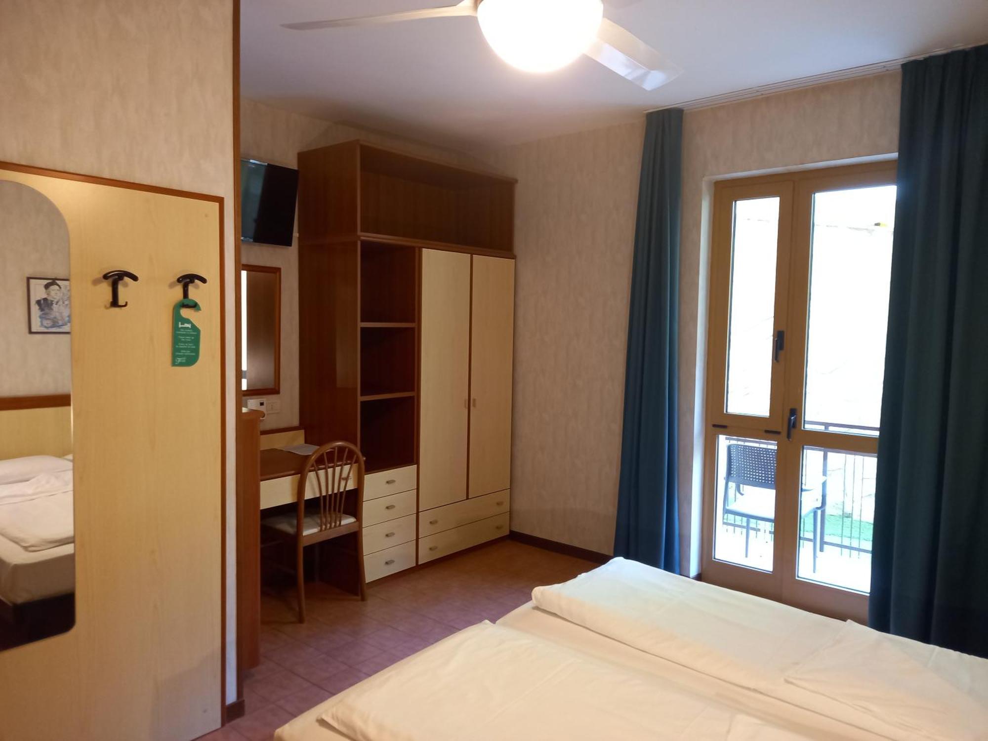 Economy Twin Room Terrace