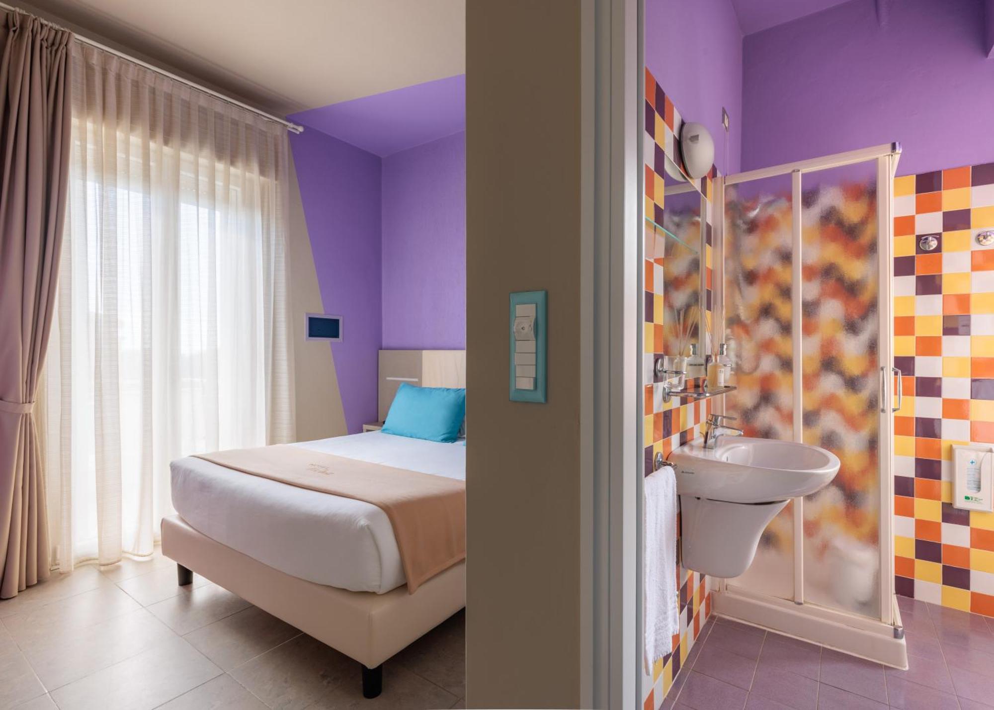 Doppelzimmer mit Balkon und Meerblick