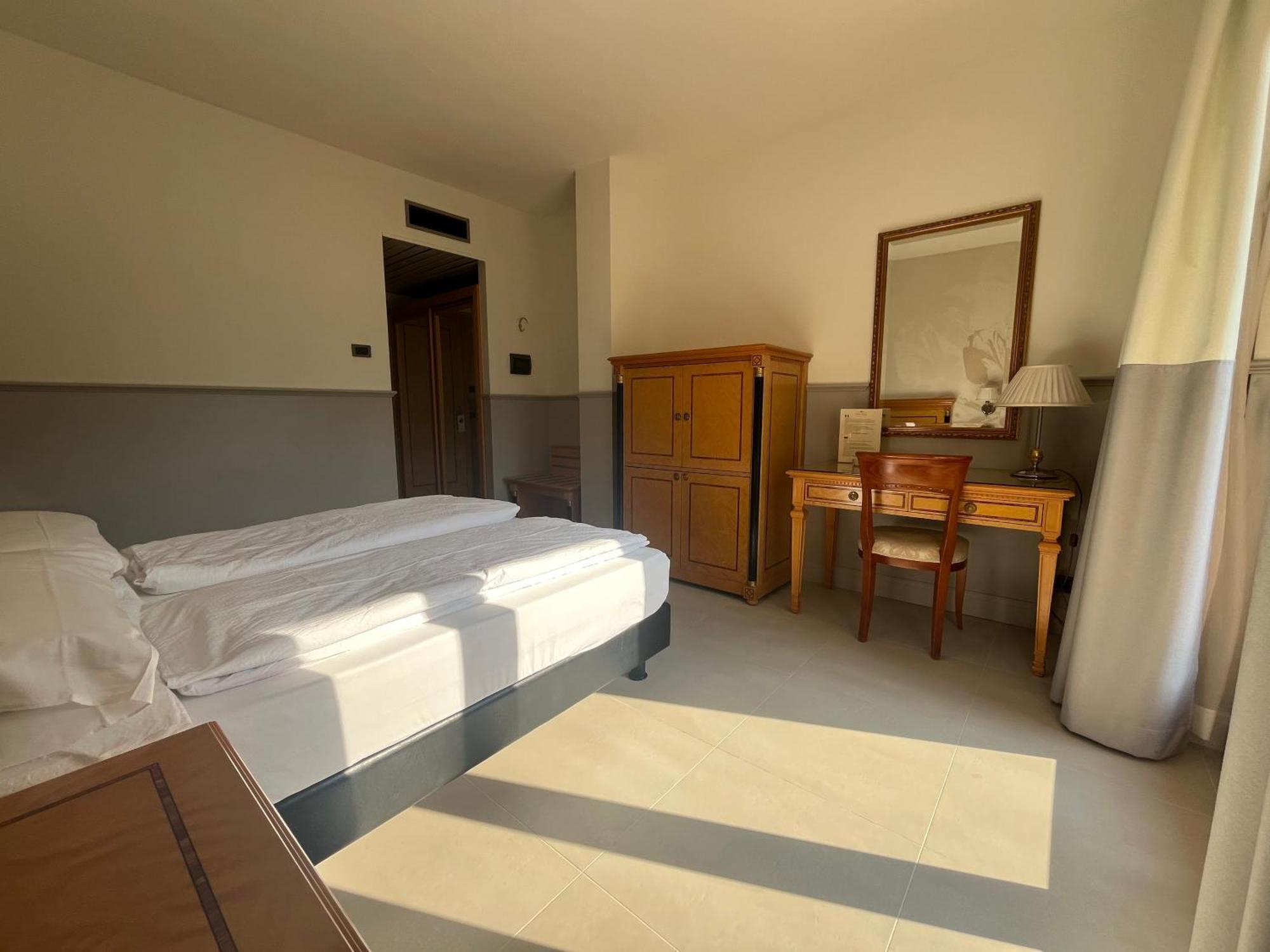Standard Double or Twin Room Balcony