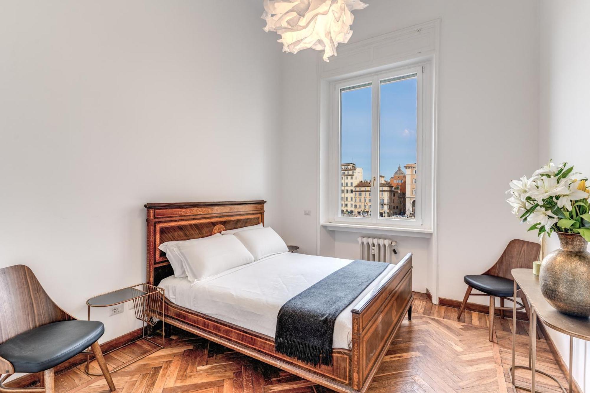 Three-Bedroom Apartment Separate Building Address Lungotevere Raffaello Sanzio n1