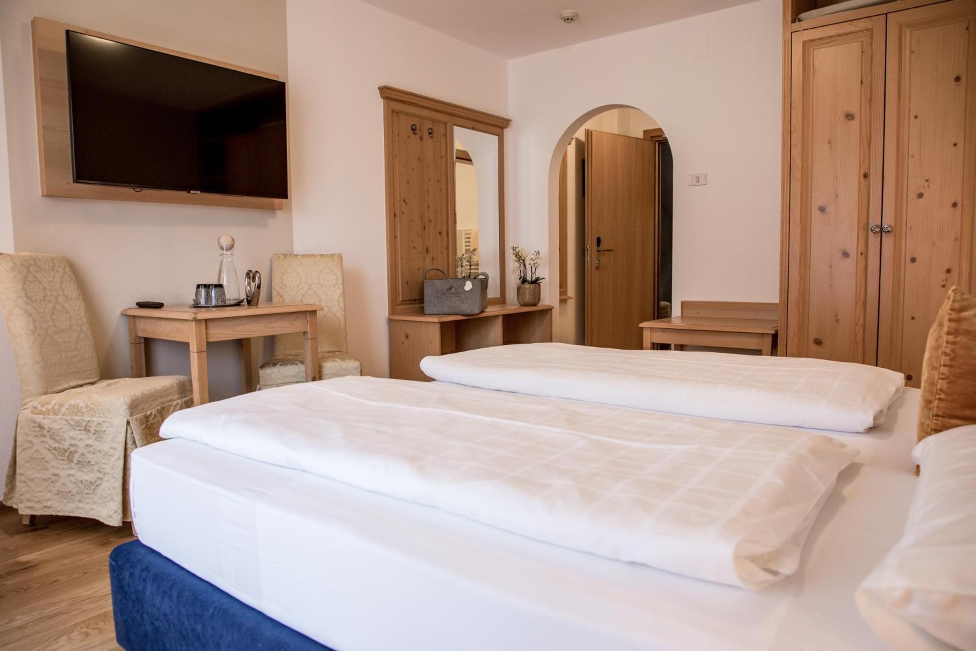 Double Room south side balcony mountain view