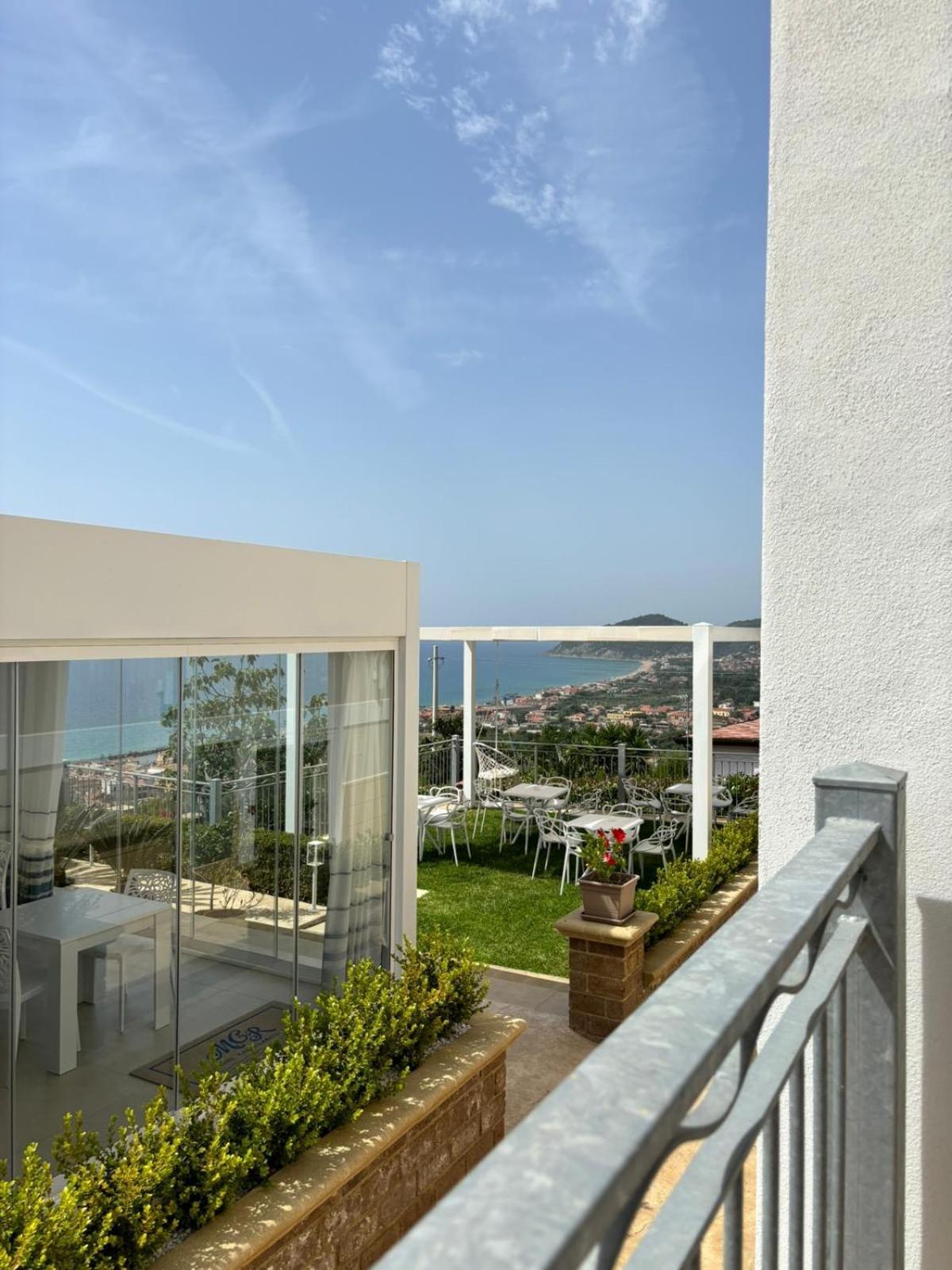 Family Room Side Sea View,1588501332:JPEG